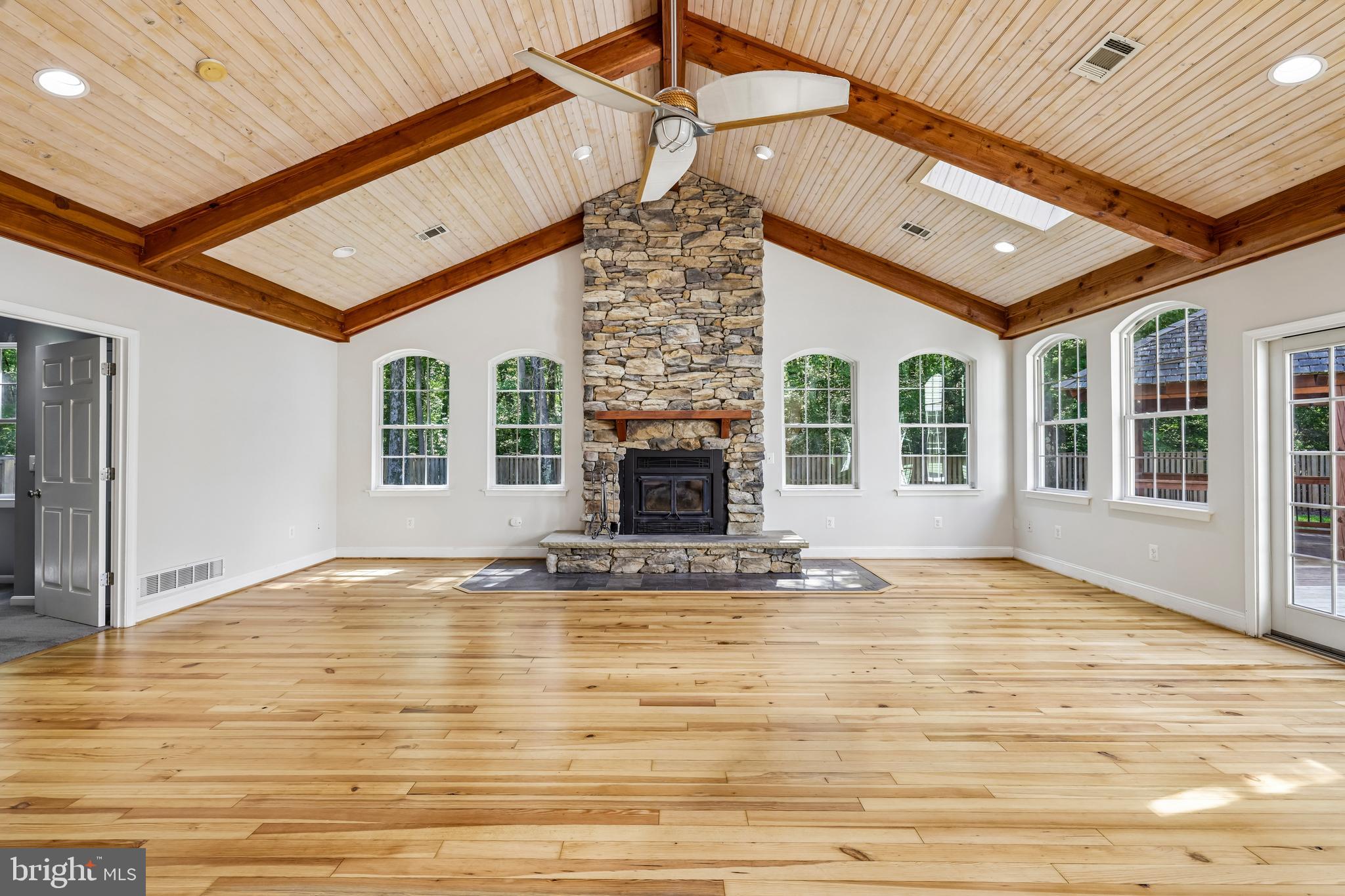 POWHATAN BEACH - Residential