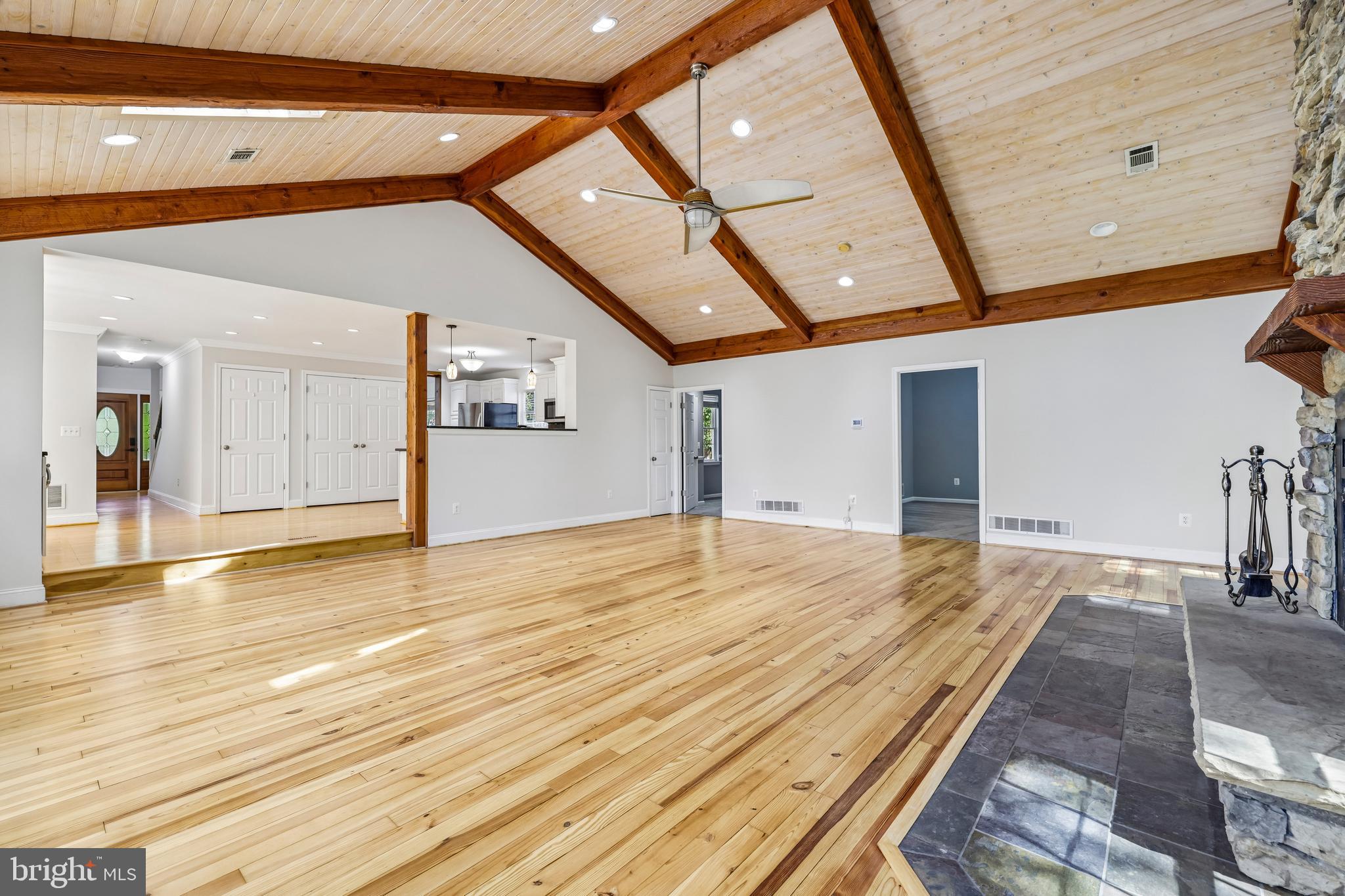 POWHATAN BEACH - Residential