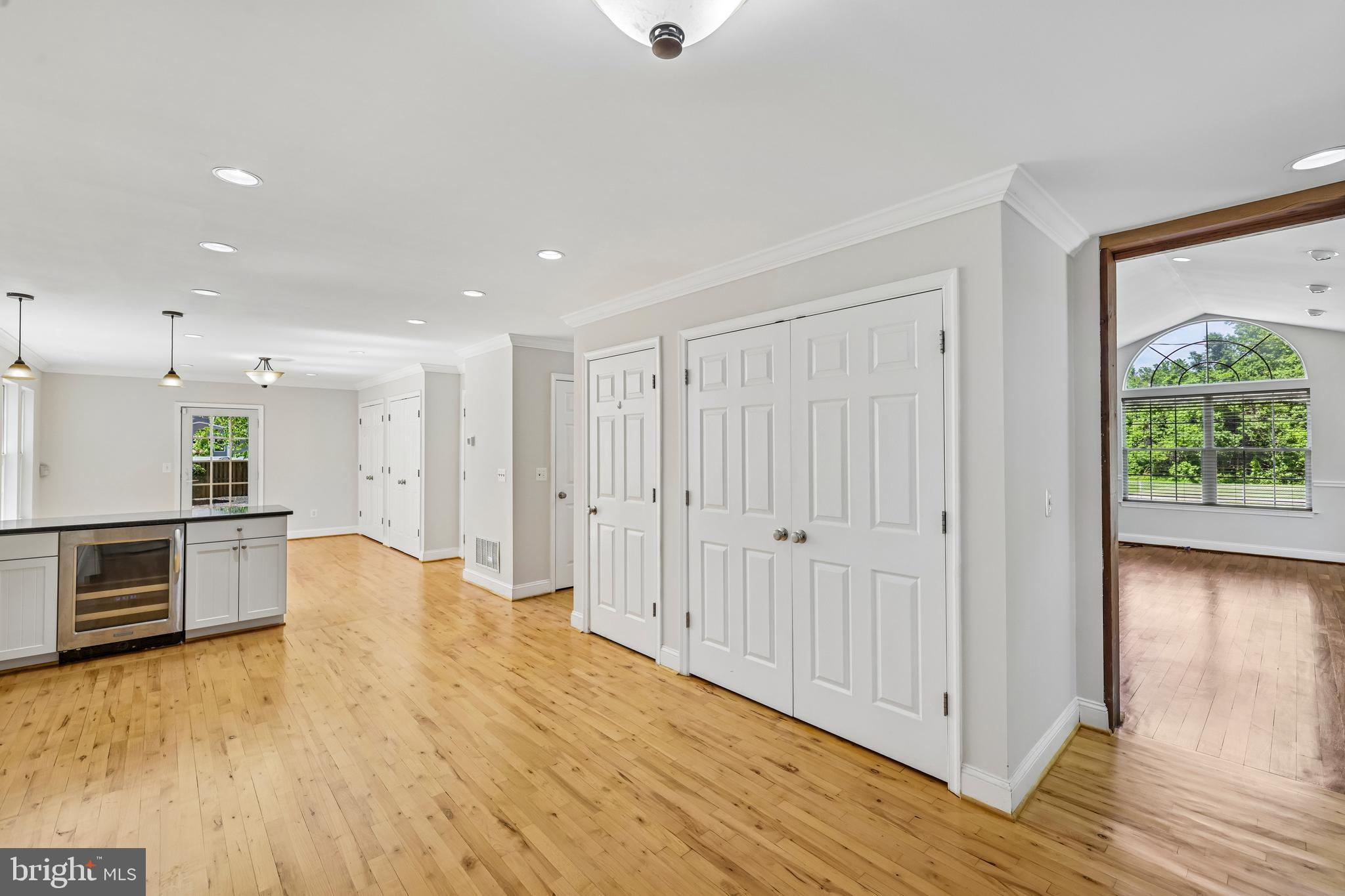 POWHATAN BEACH - Residential