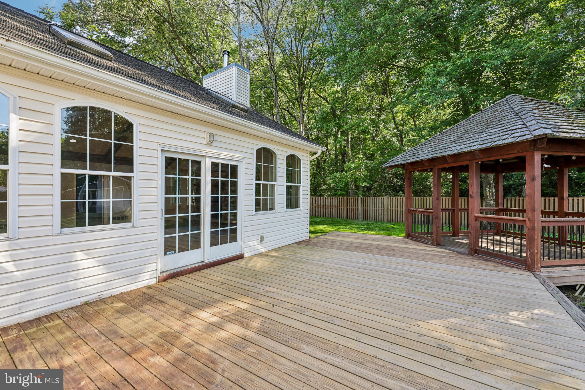POWHATAN BEACH - Residential
