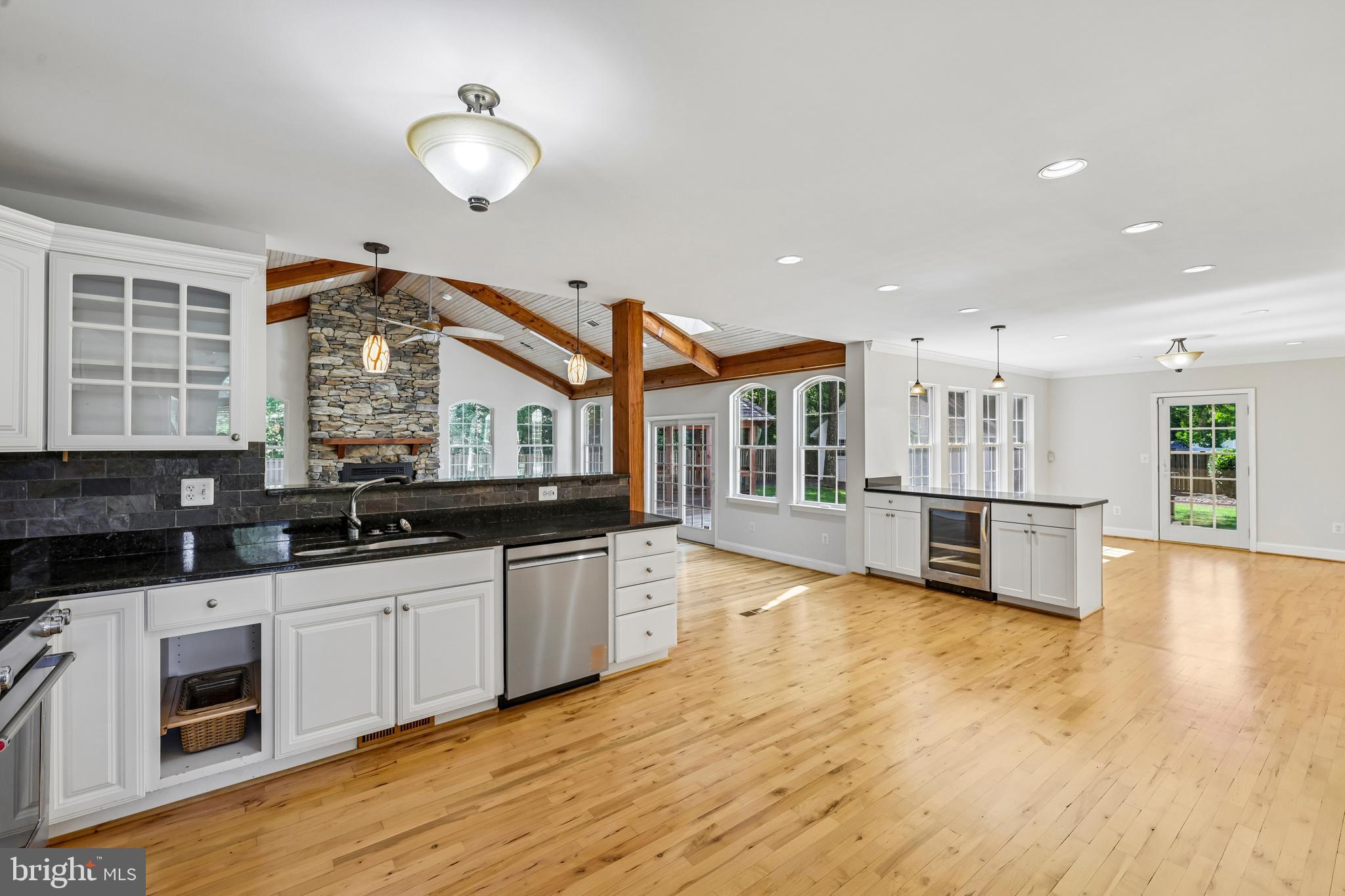 POWHATAN BEACH - Residential