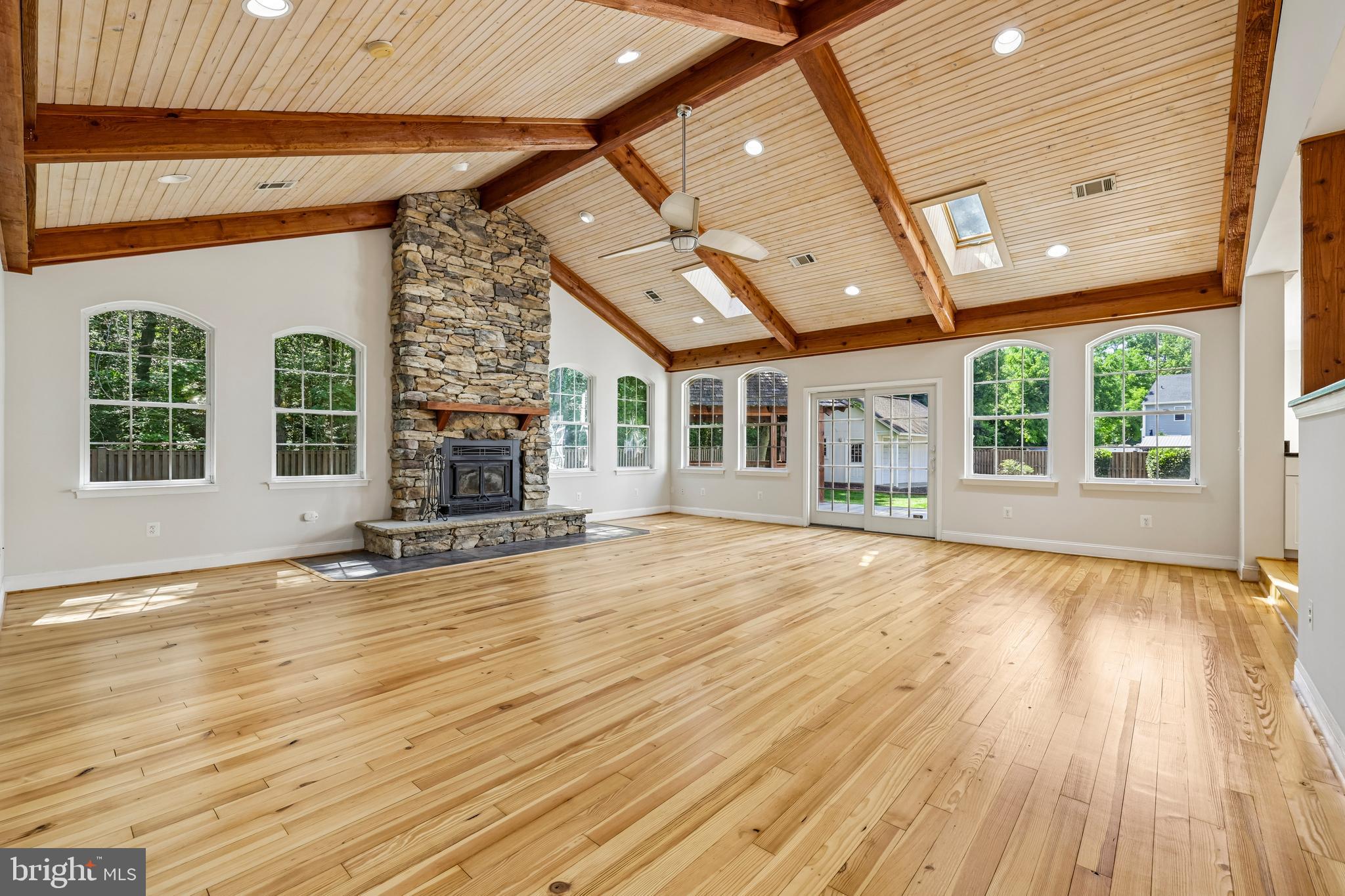 POWHATAN BEACH - Residential