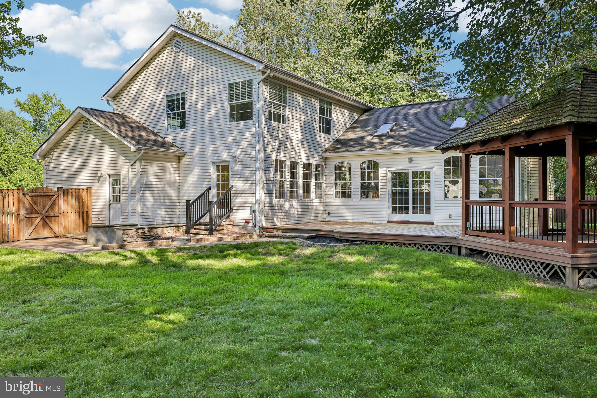 POWHATAN BEACH - Residential