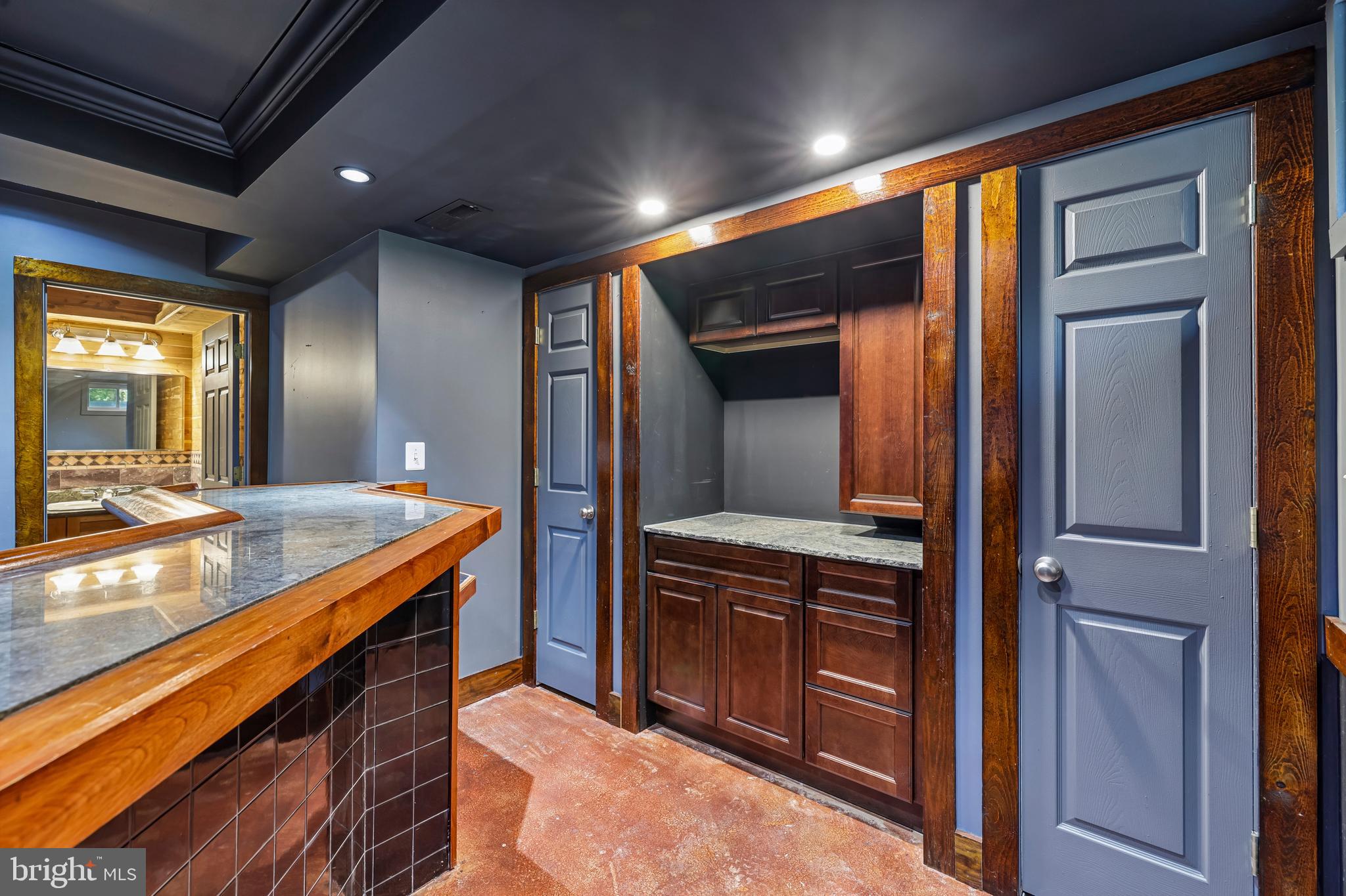 POWHATAN BEACH - Residential