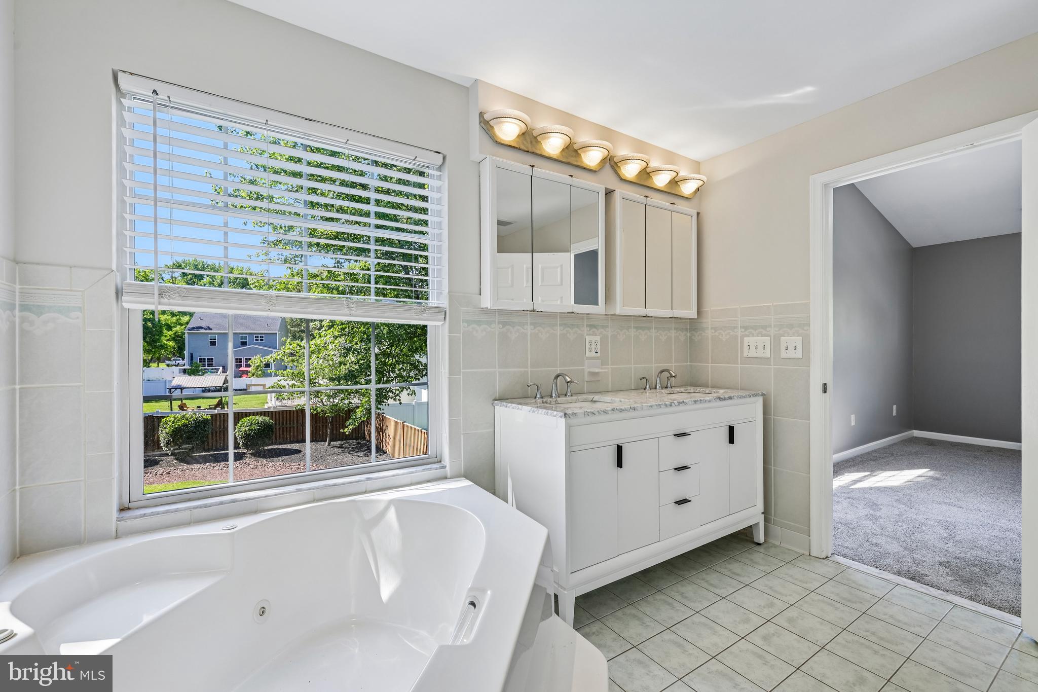 POWHATAN BEACH - Residential