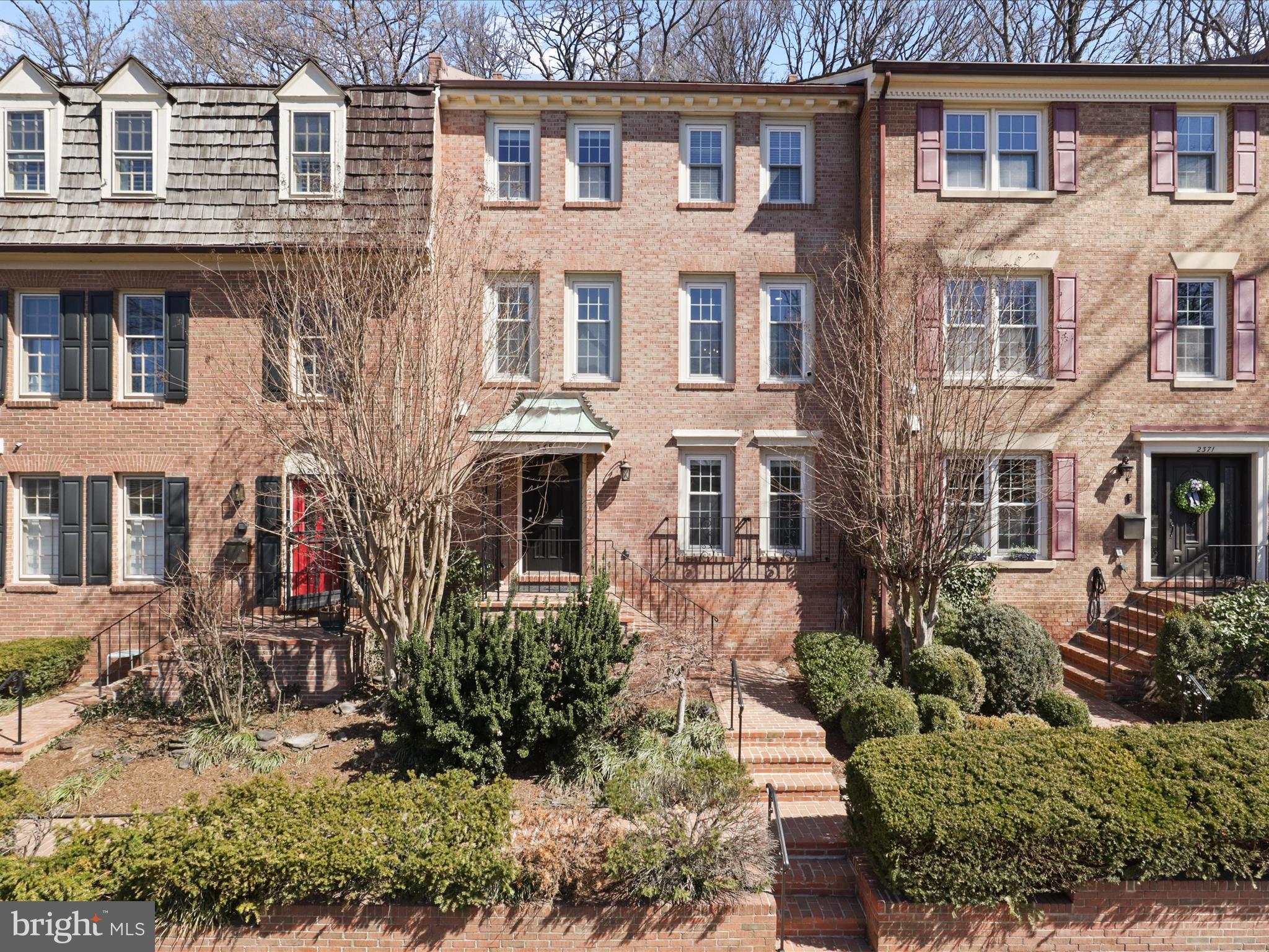 FOREST HILLS - Residential