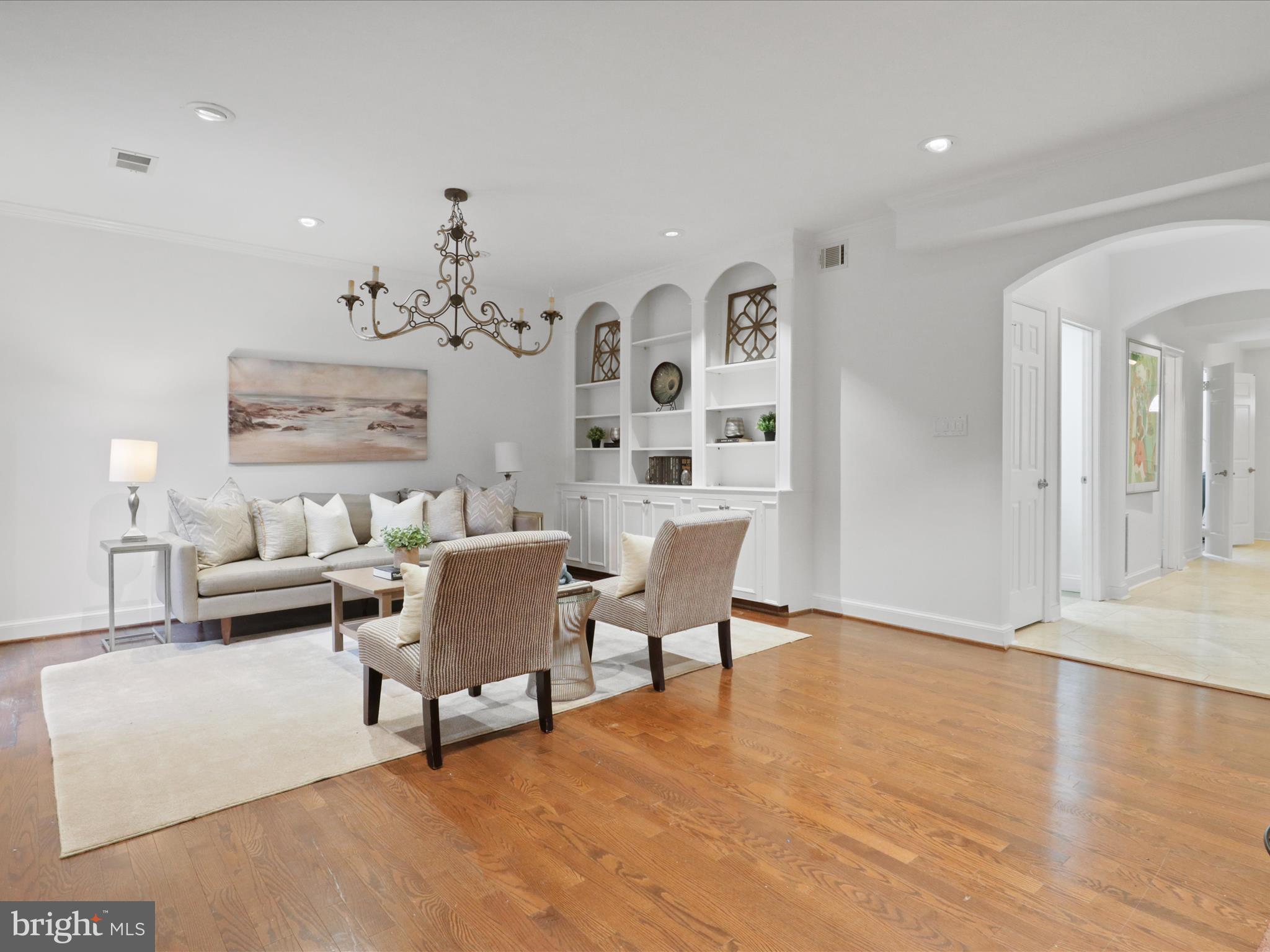 FOREST HILLS - Residential