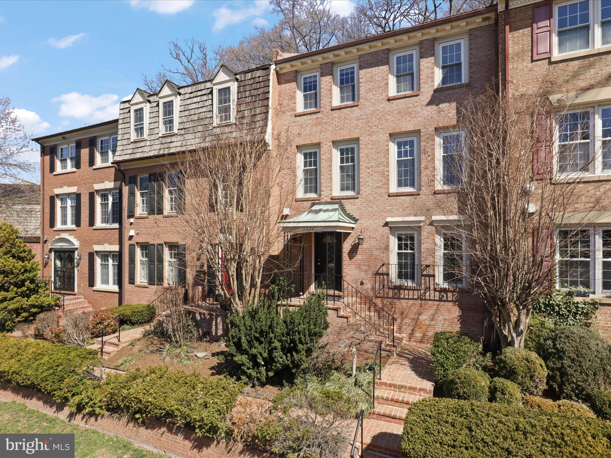 FOREST HILLS - Residential