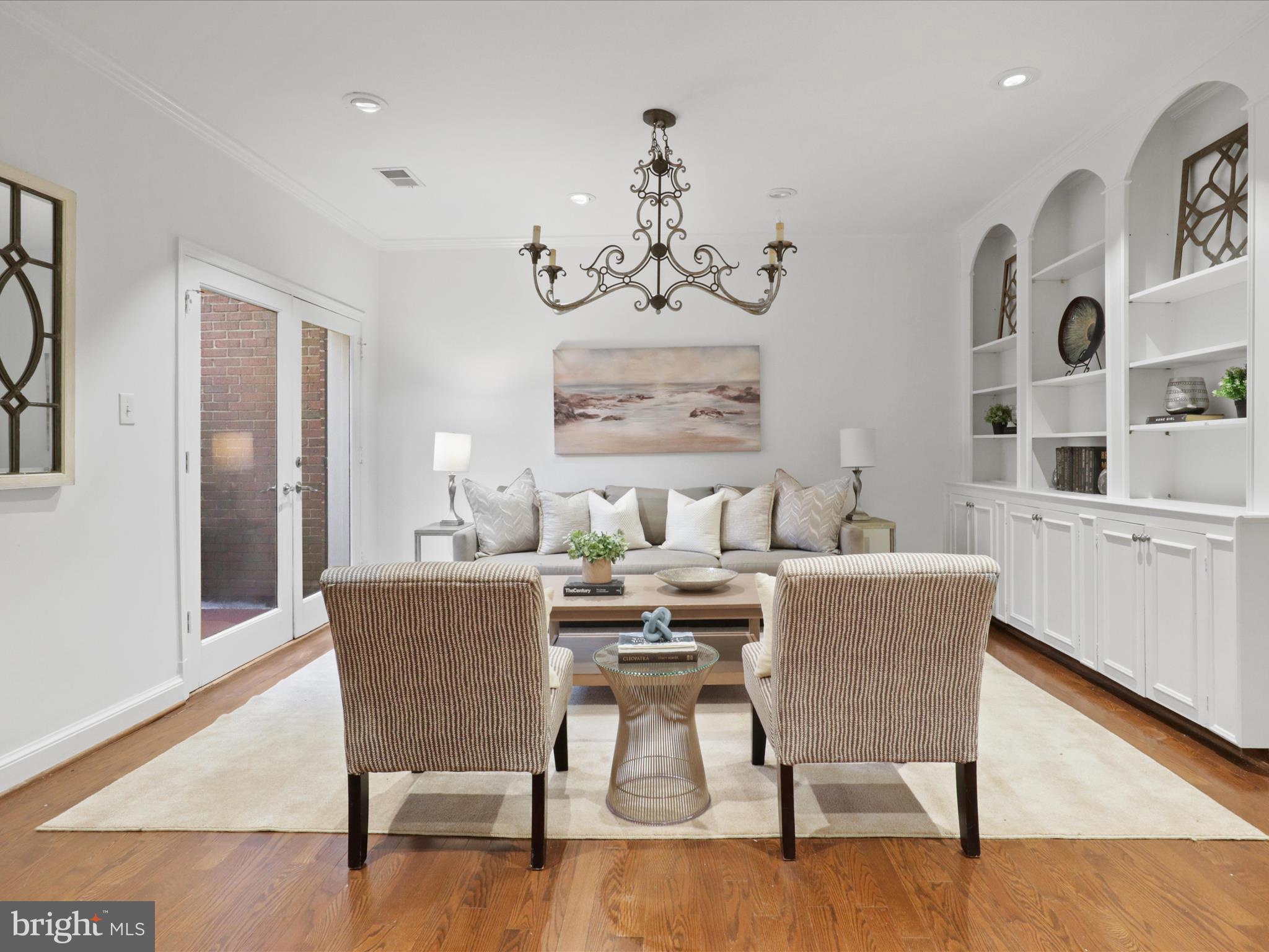FOREST HILLS - Residential