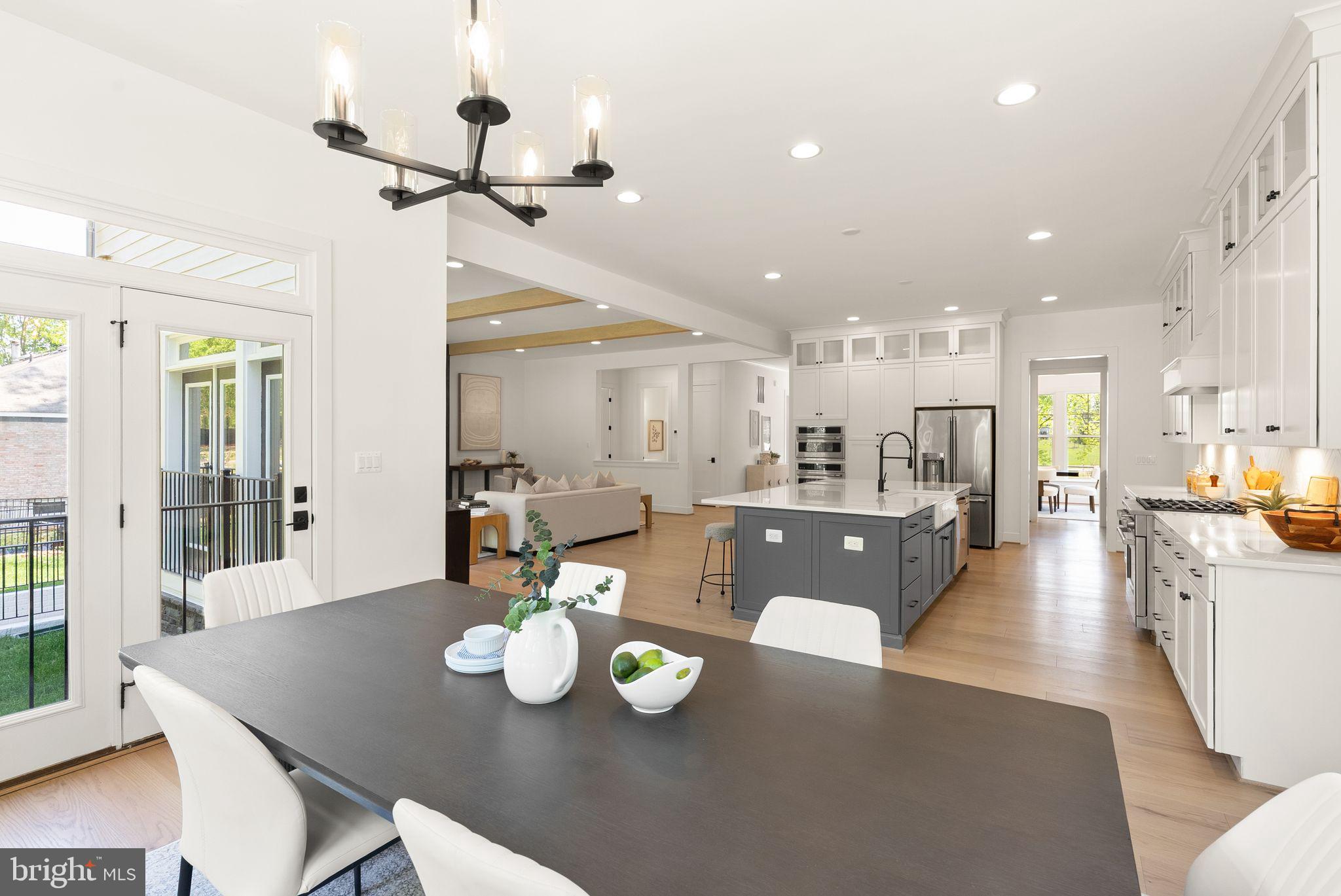 STRATTON WOODS - Residential