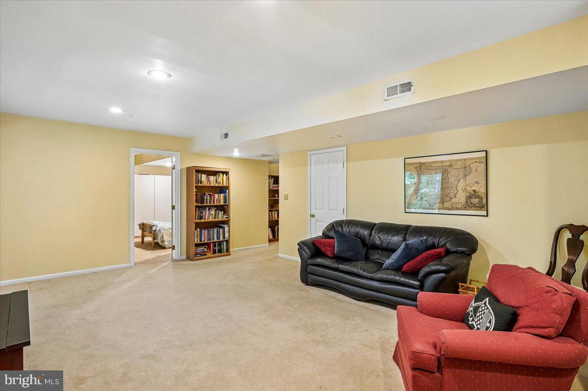 CARRIAGE HILLS - Residential