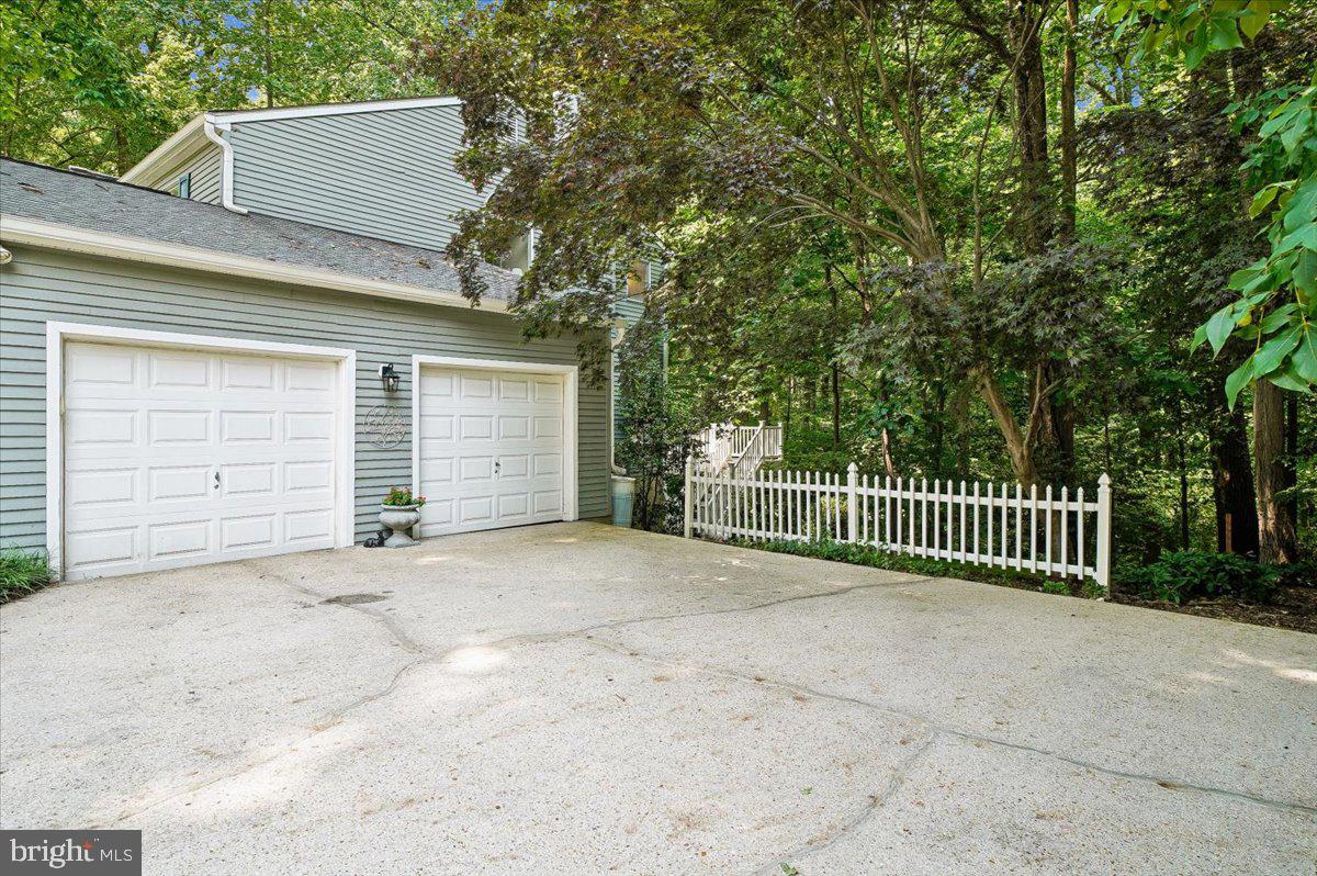 CARRIAGE HILLS - Residential