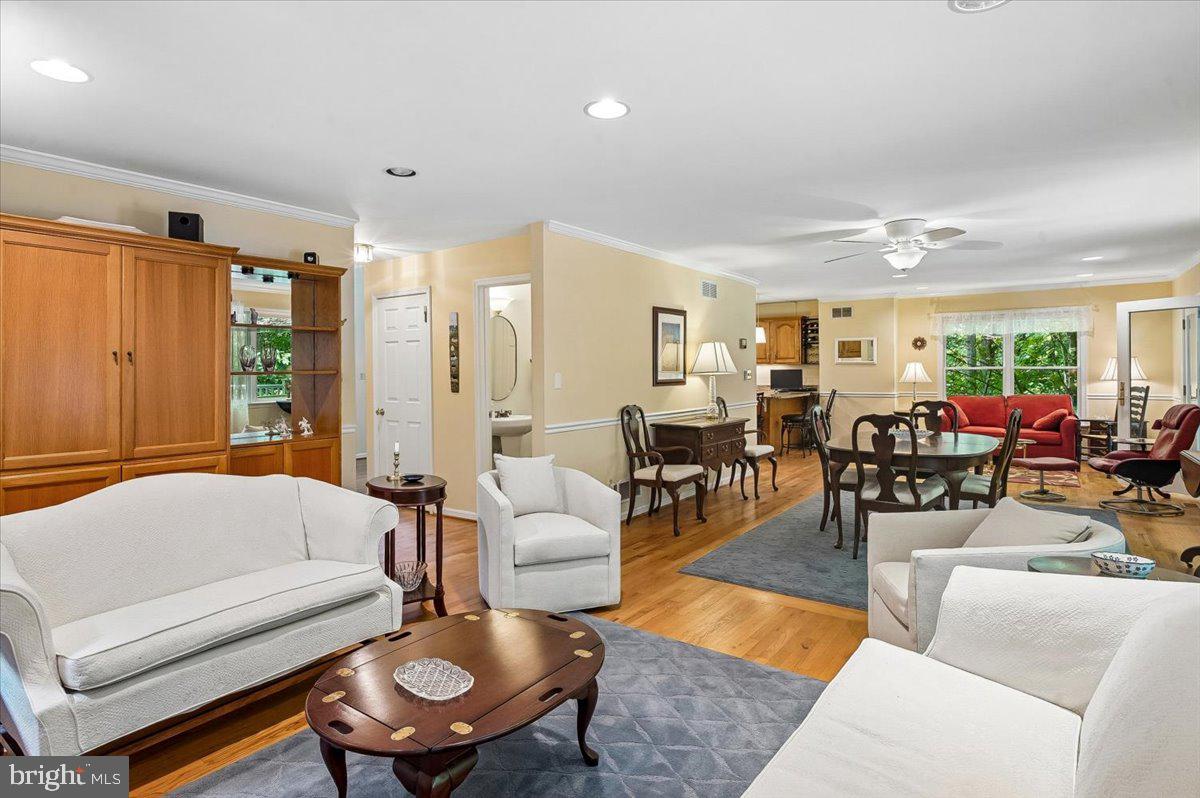 CARRIAGE HILLS - Residential