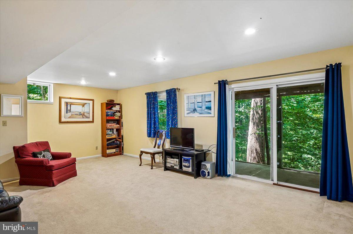 CARRIAGE HILLS - Residential