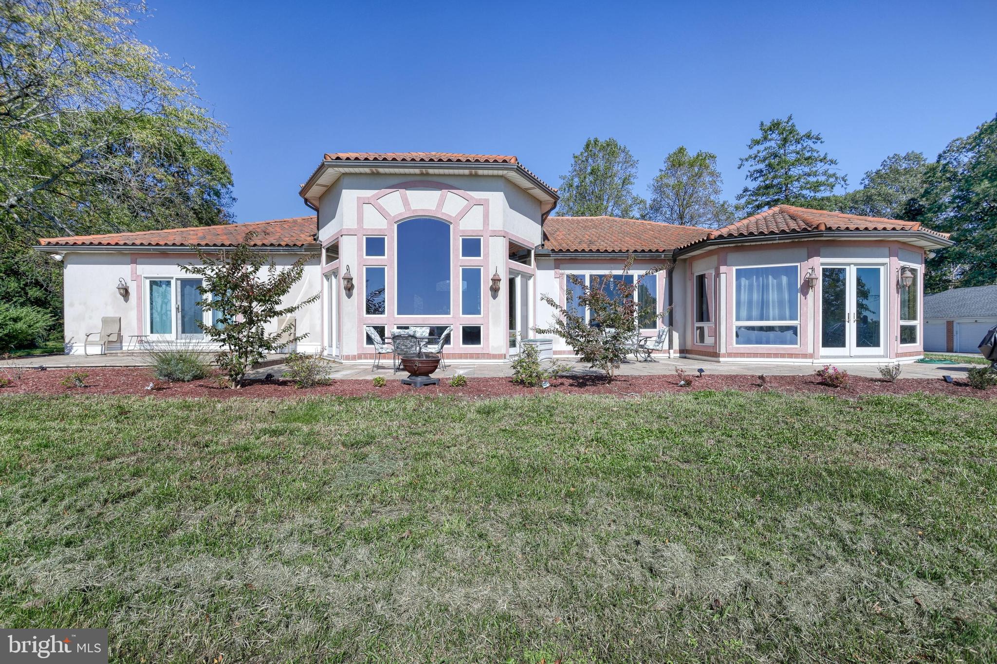 WINDSOR - Residential