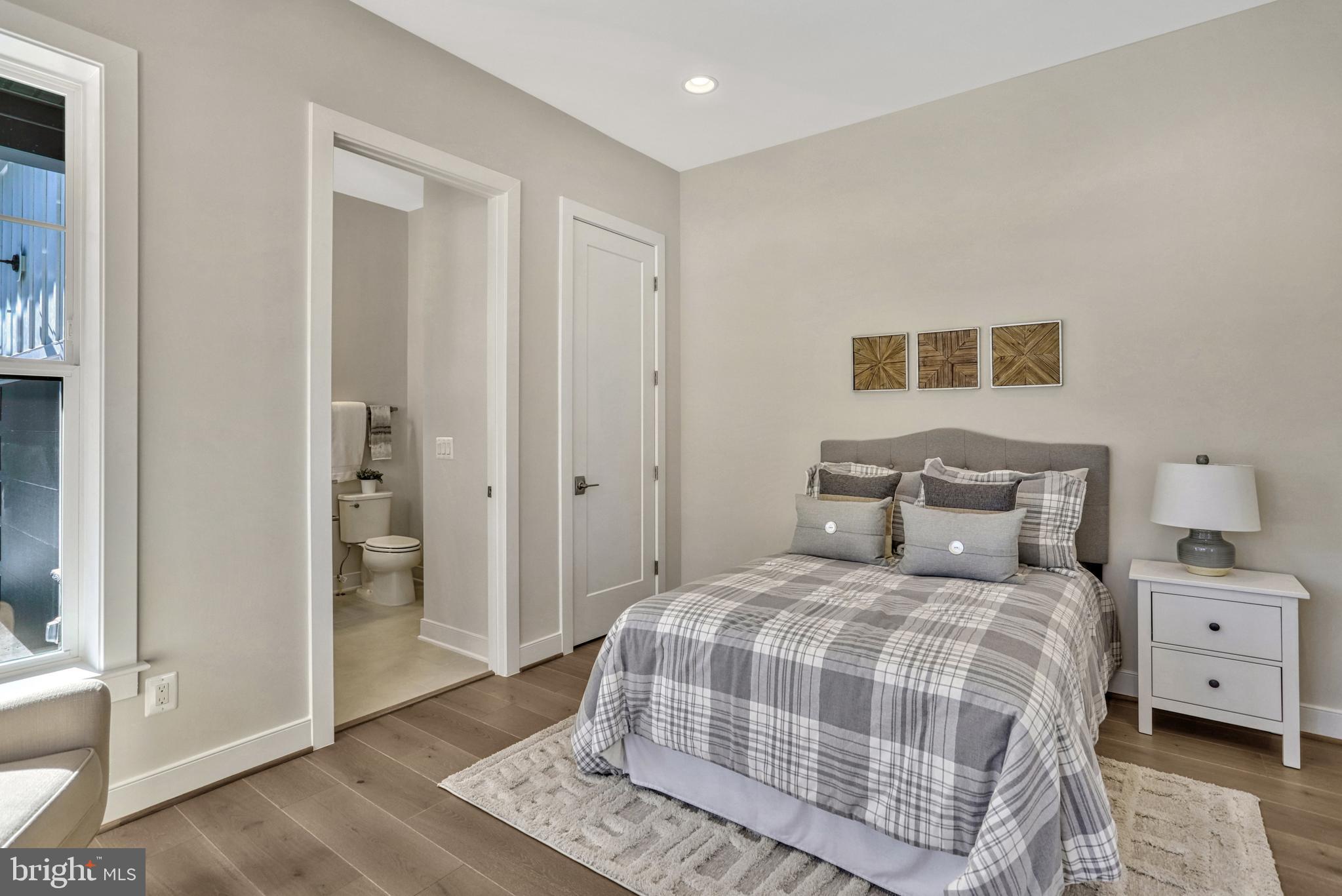 SOUTHAMPTON - Residential