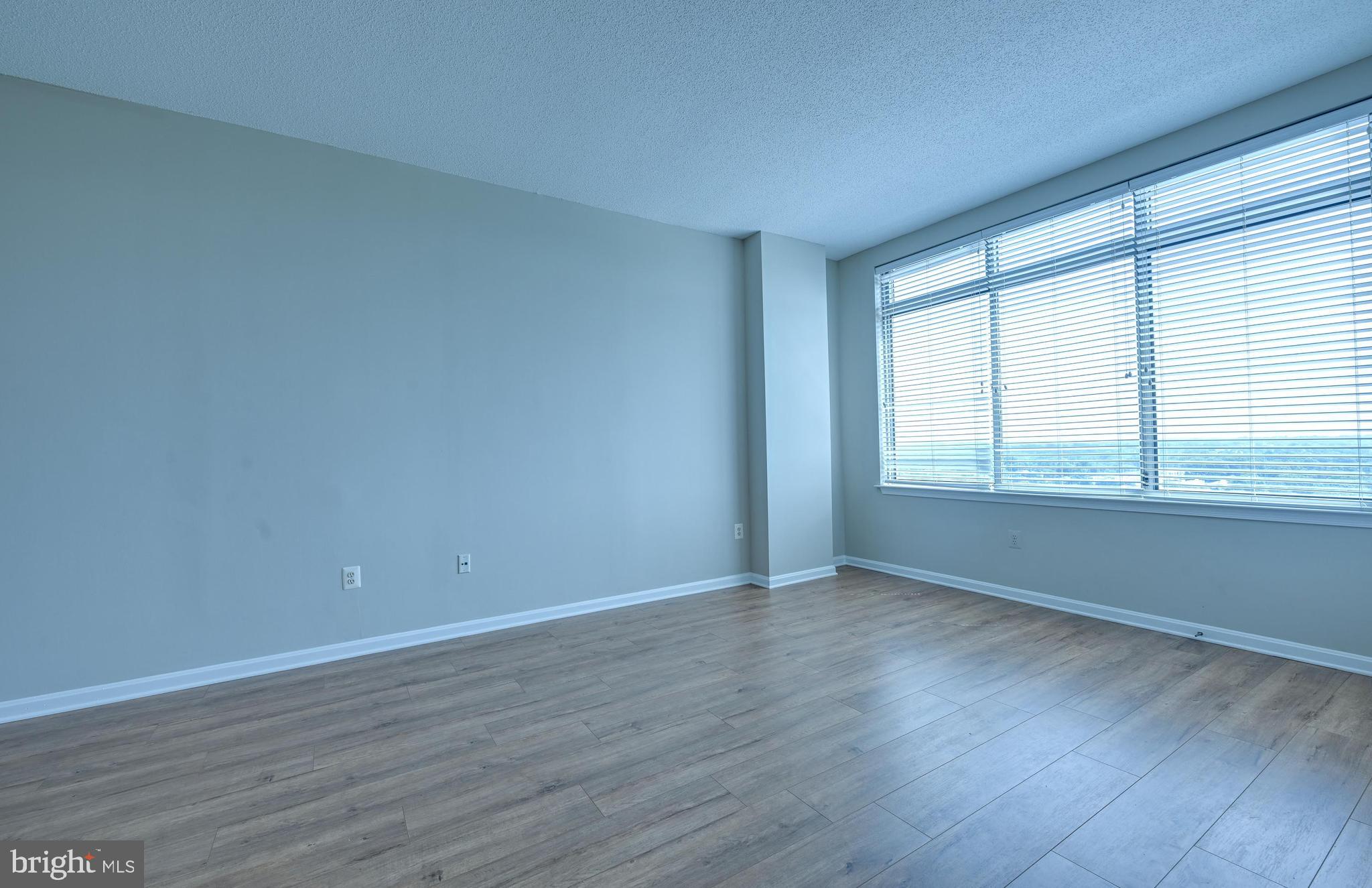GALLERY AT WHITE FLINT - Residential
