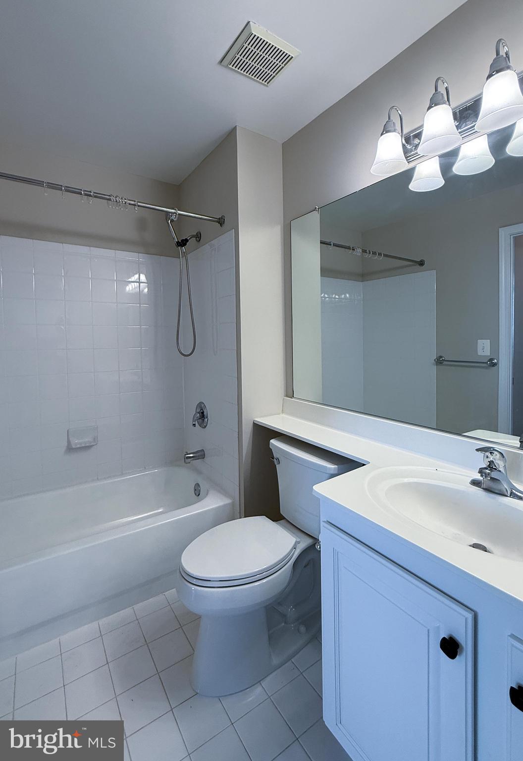 GALLERY AT WHITE FLINT - Residential
