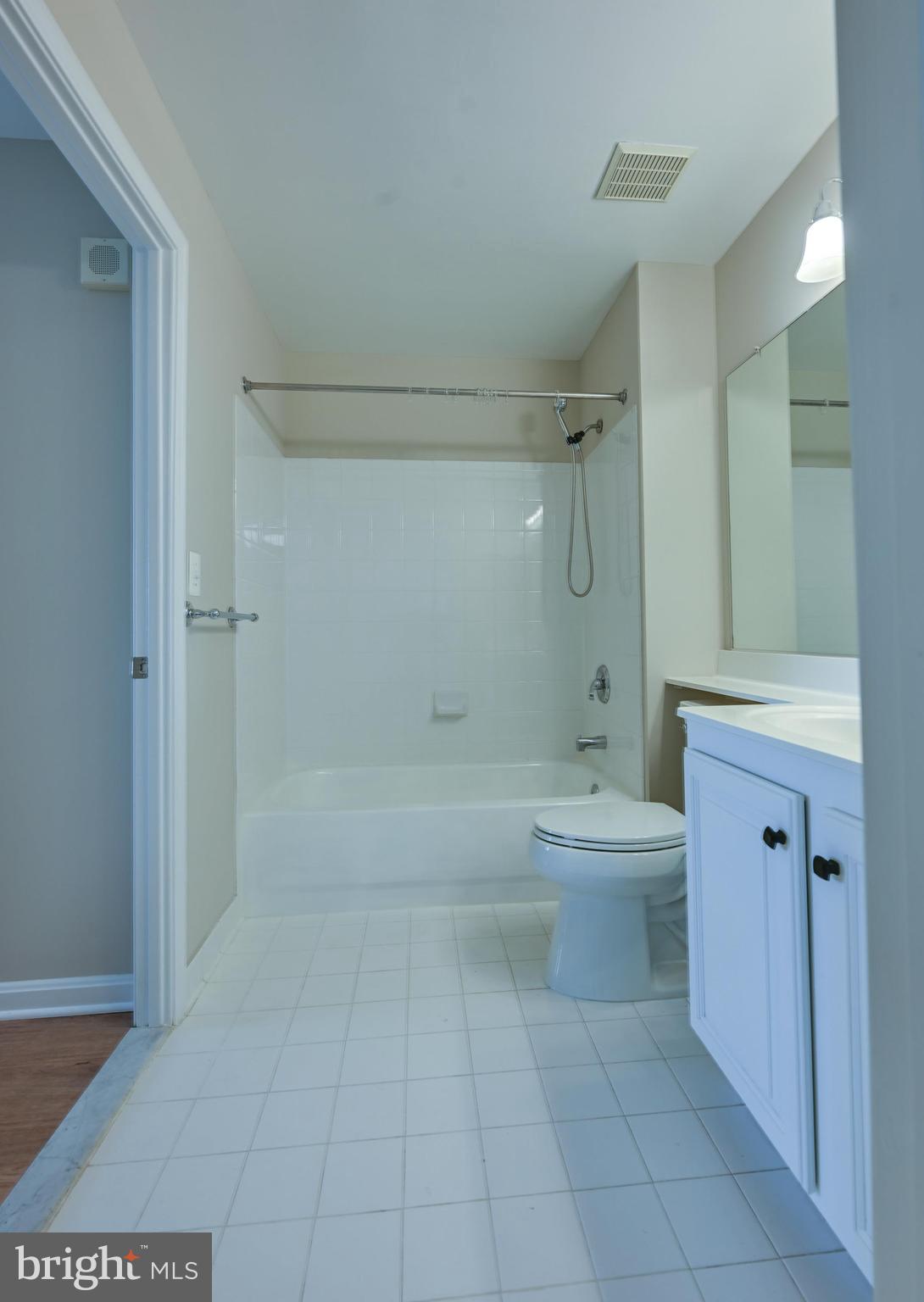 GALLERY AT WHITE FLINT - Residential