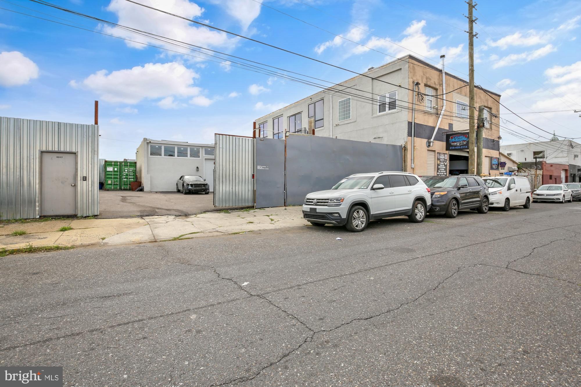 PORT RICHMOND - Commercial Sale