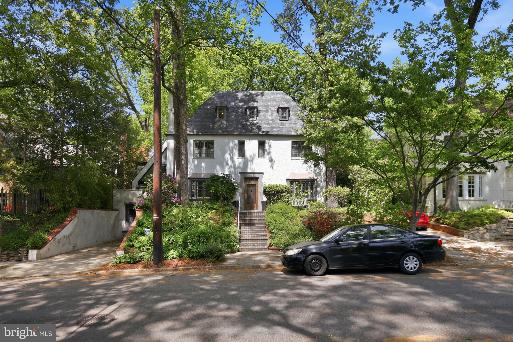 FOREST HILLS - Residential