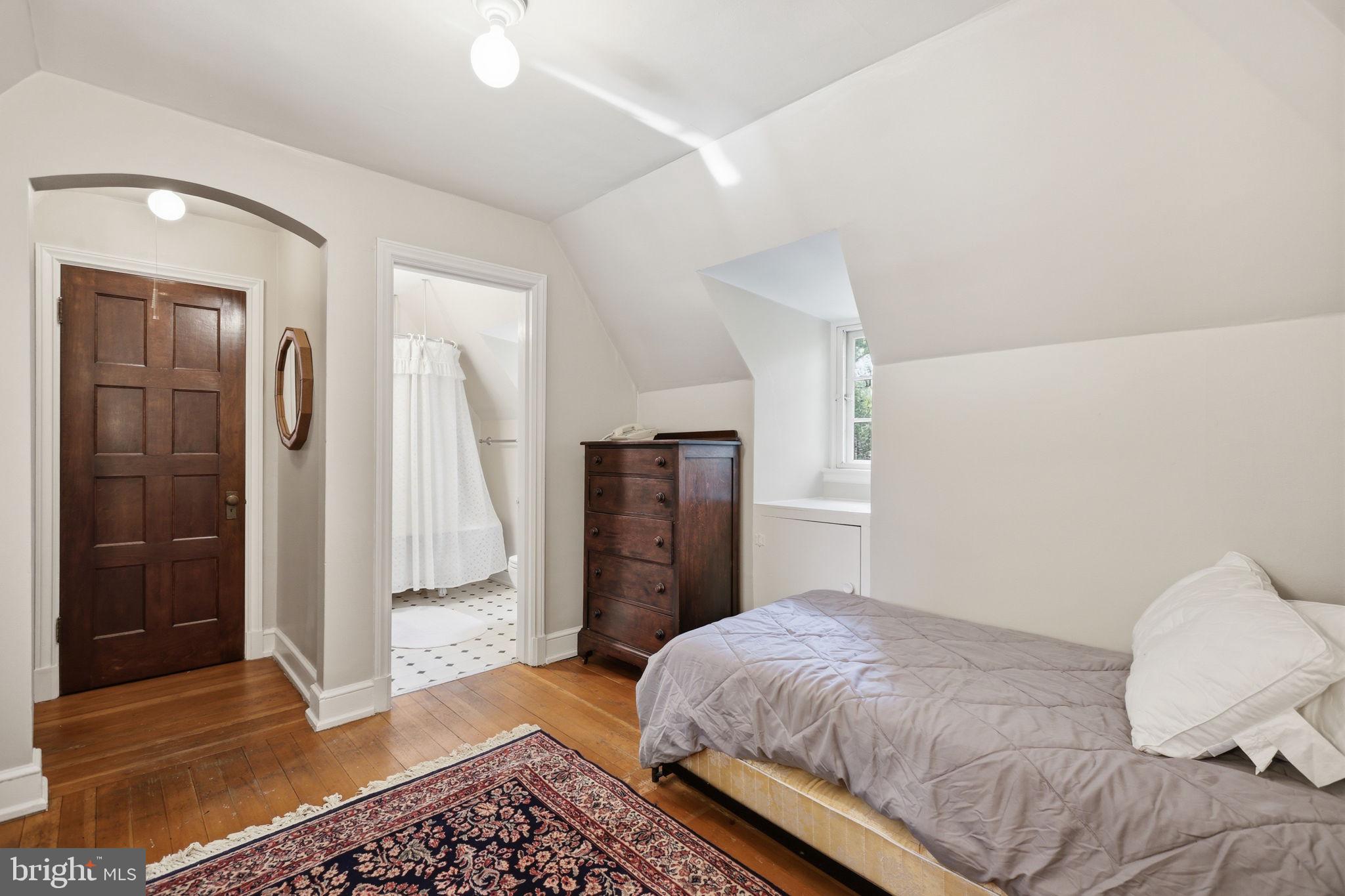 FOREST HILLS - Residential
