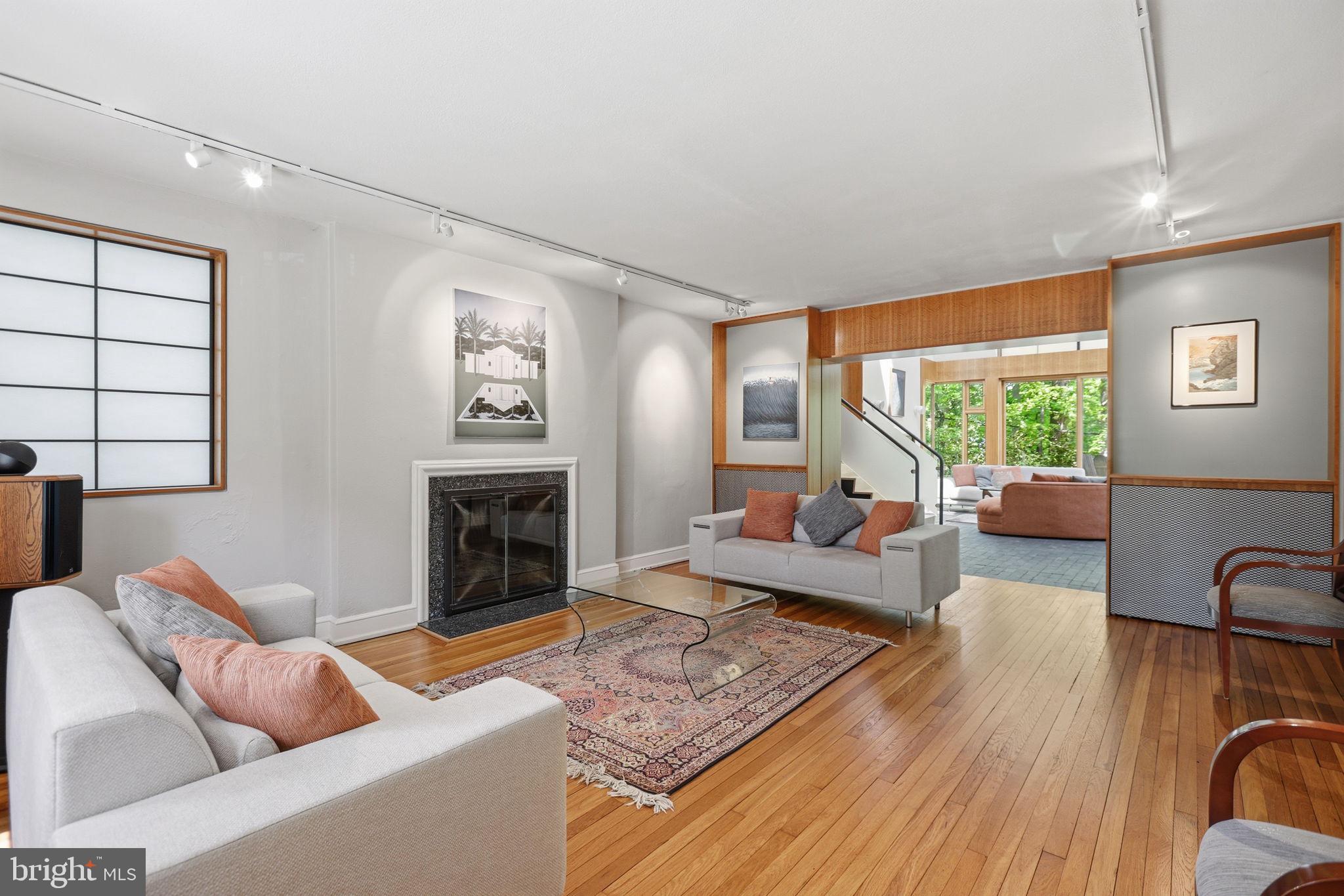 FOREST HILLS - Residential