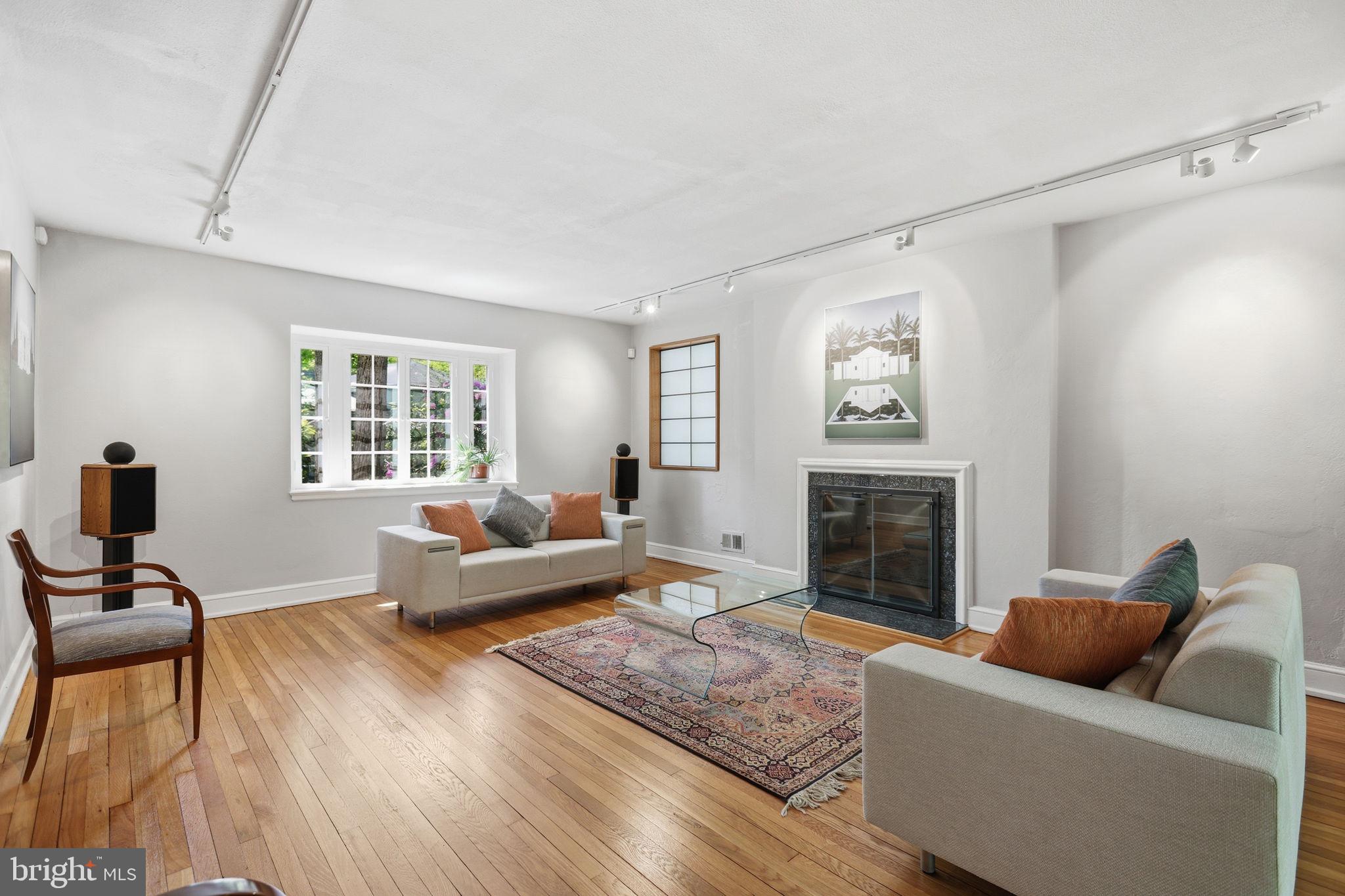 FOREST HILLS - Residential