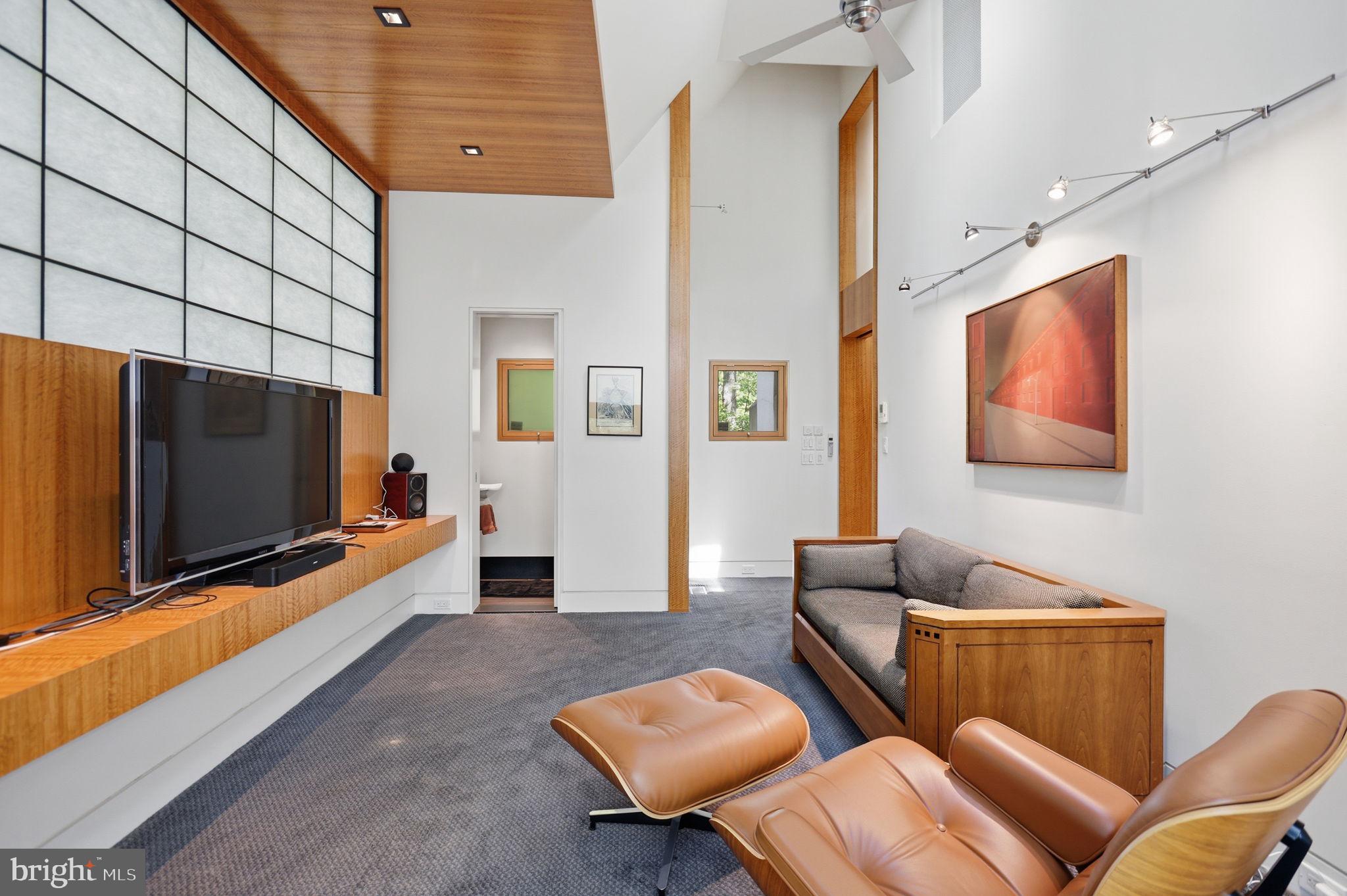 FOREST HILLS - Residential