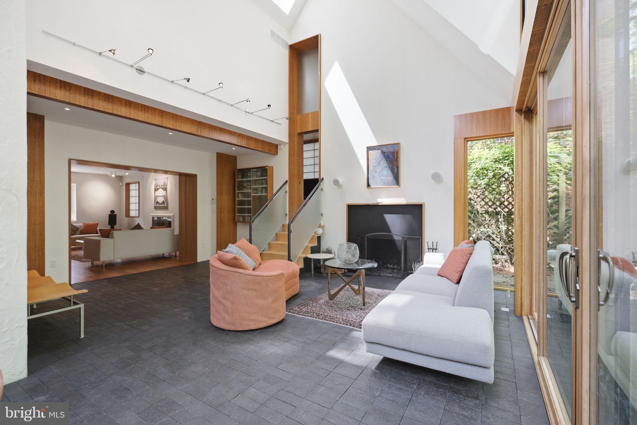 FOREST HILLS - Residential
