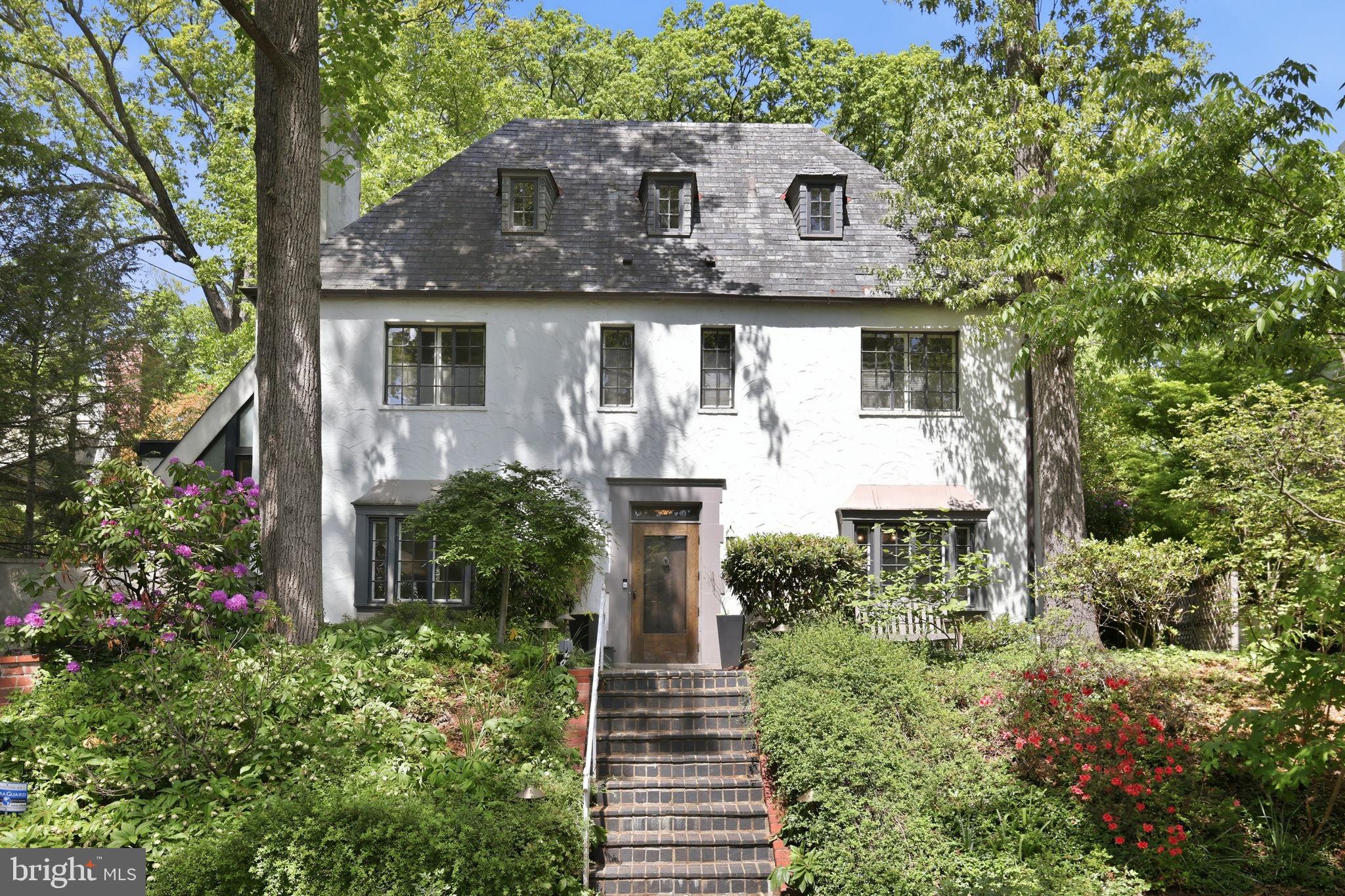 FOREST HILLS - Residential