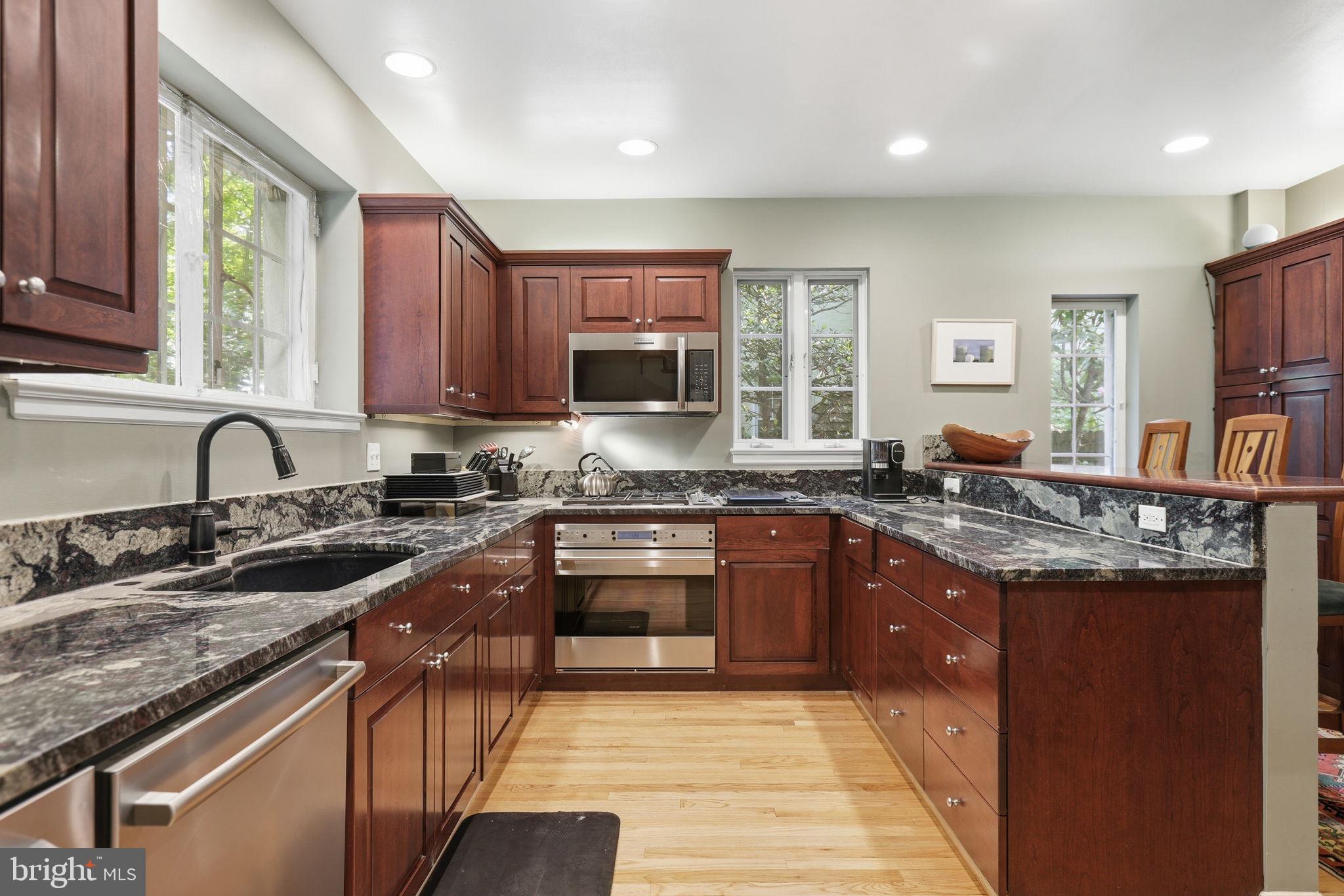 FOREST HILLS - Residential