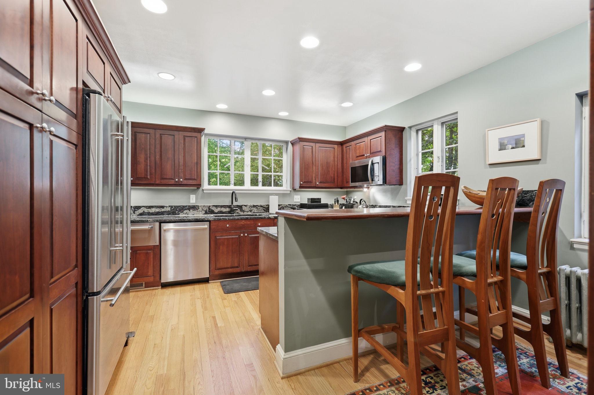 FOREST HILLS - Residential