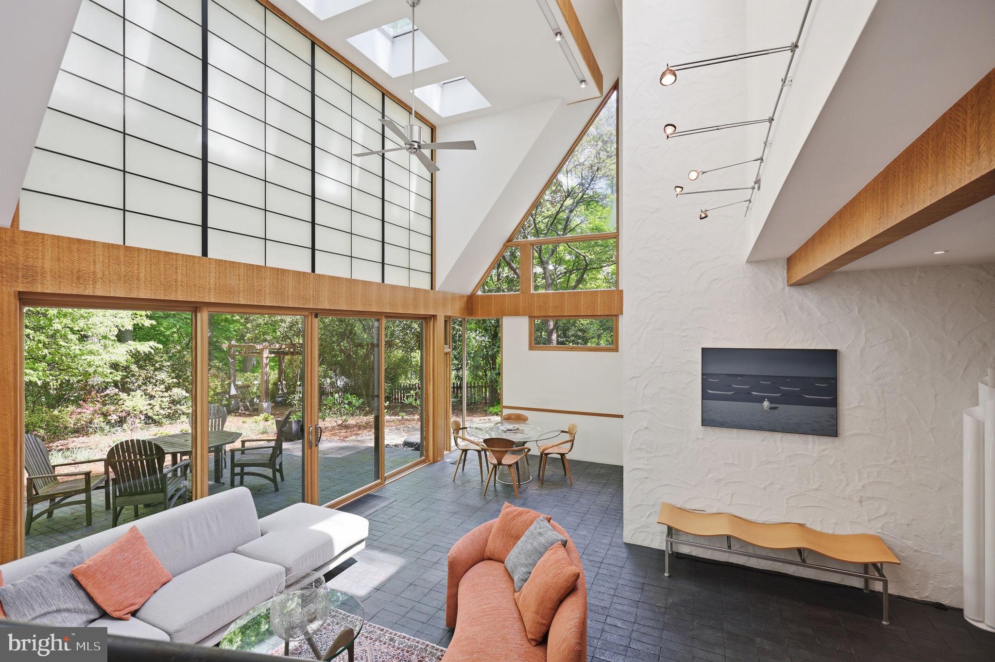FOREST HILLS - Residential