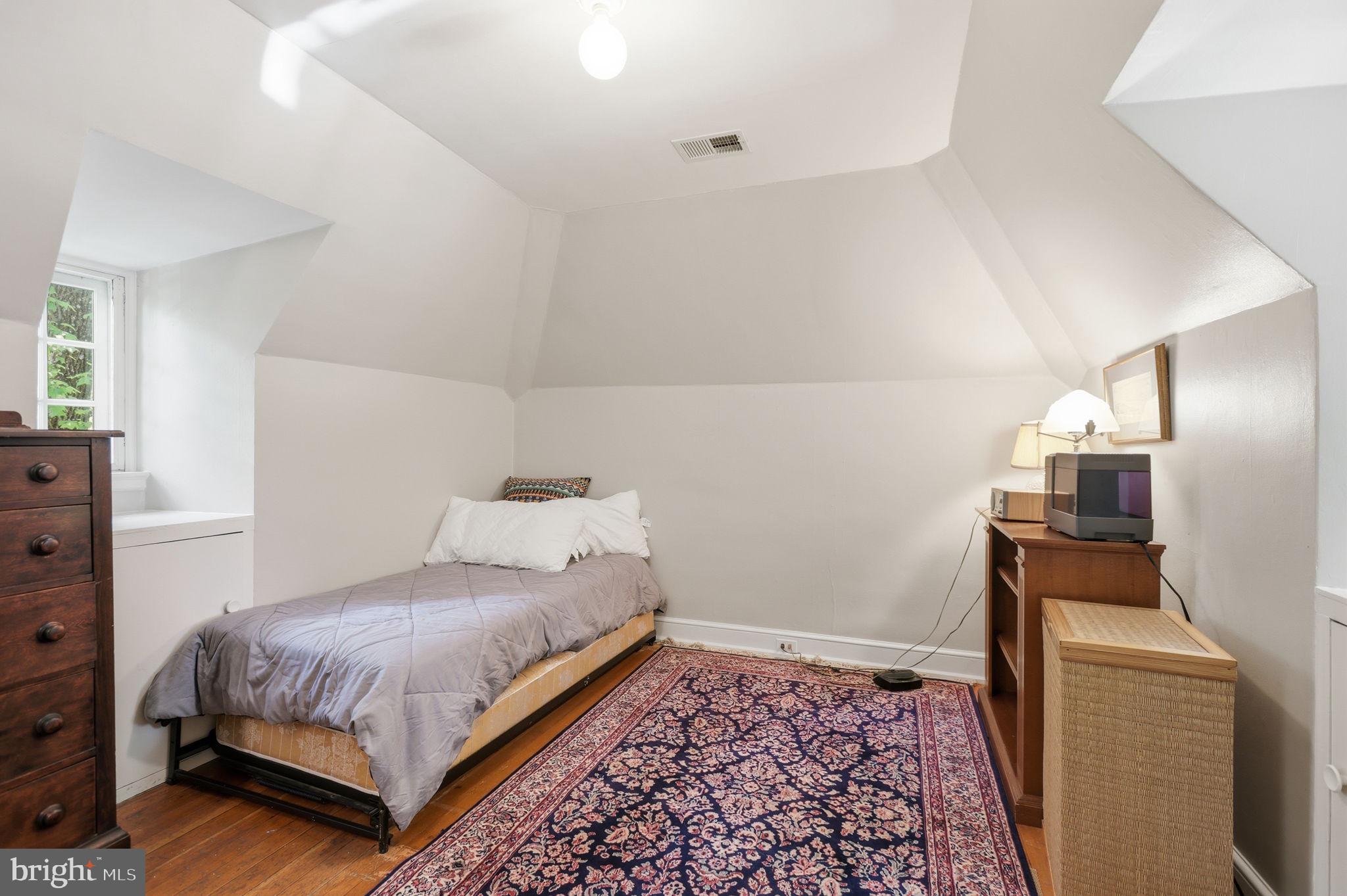 FOREST HILLS - Residential