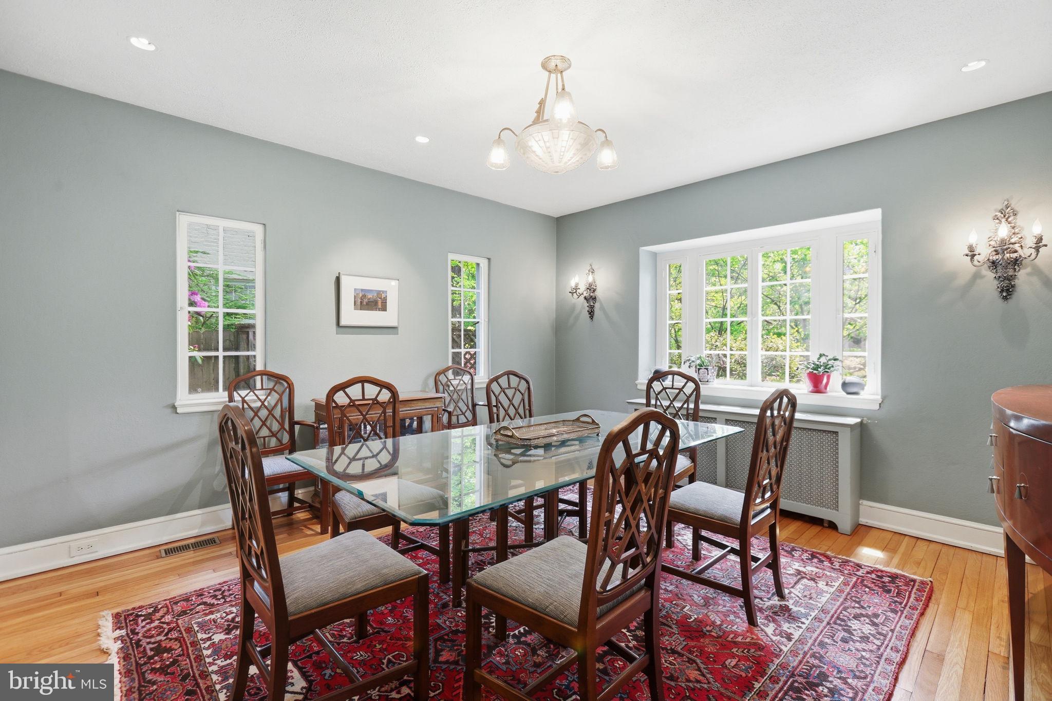 FOREST HILLS - Residential