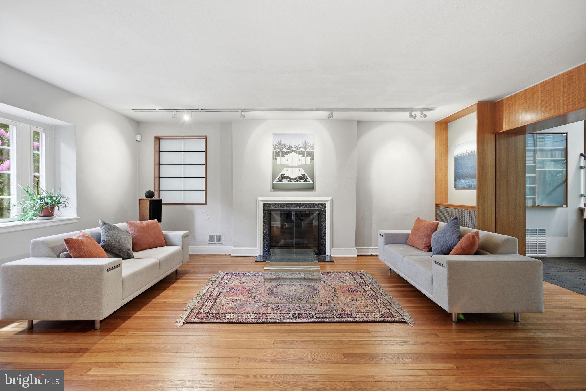 FOREST HILLS - Residential
