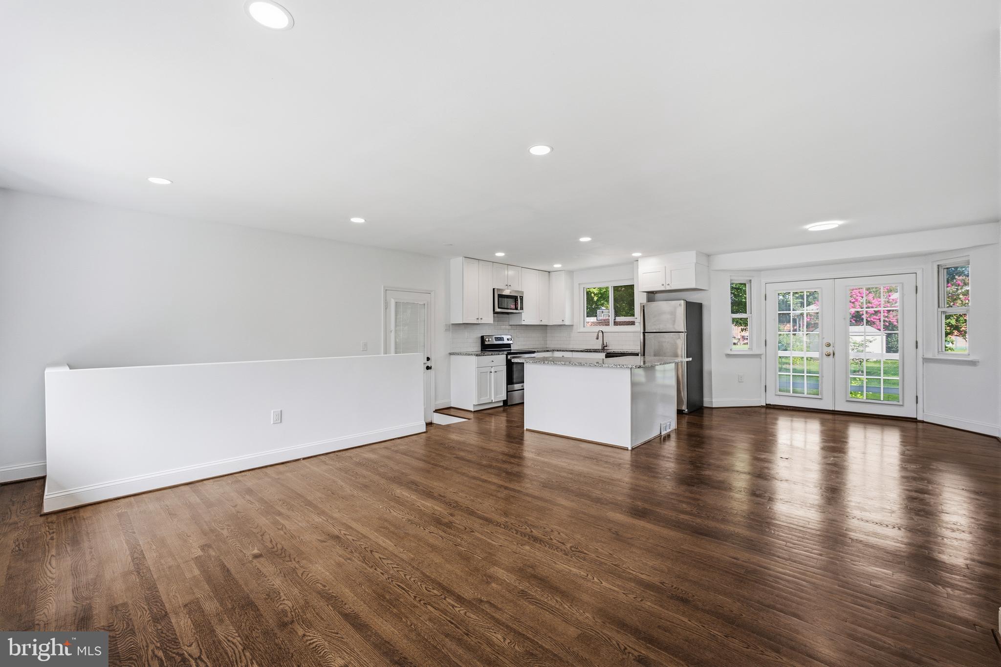 COLLEGE PARK ESTATES - Residential