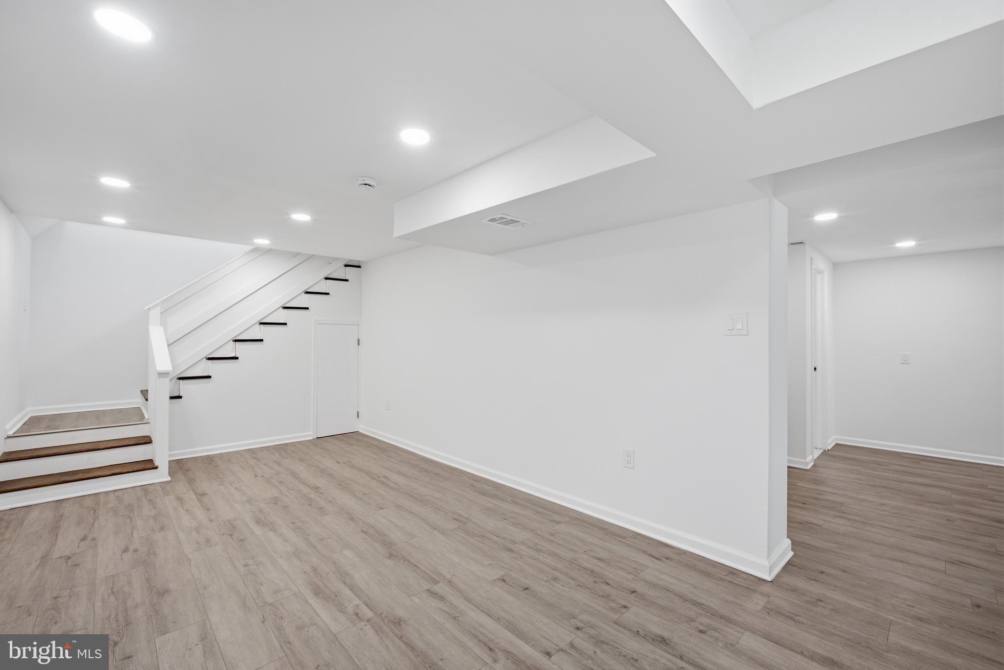 COLLEGE PARK ESTATES - Residential