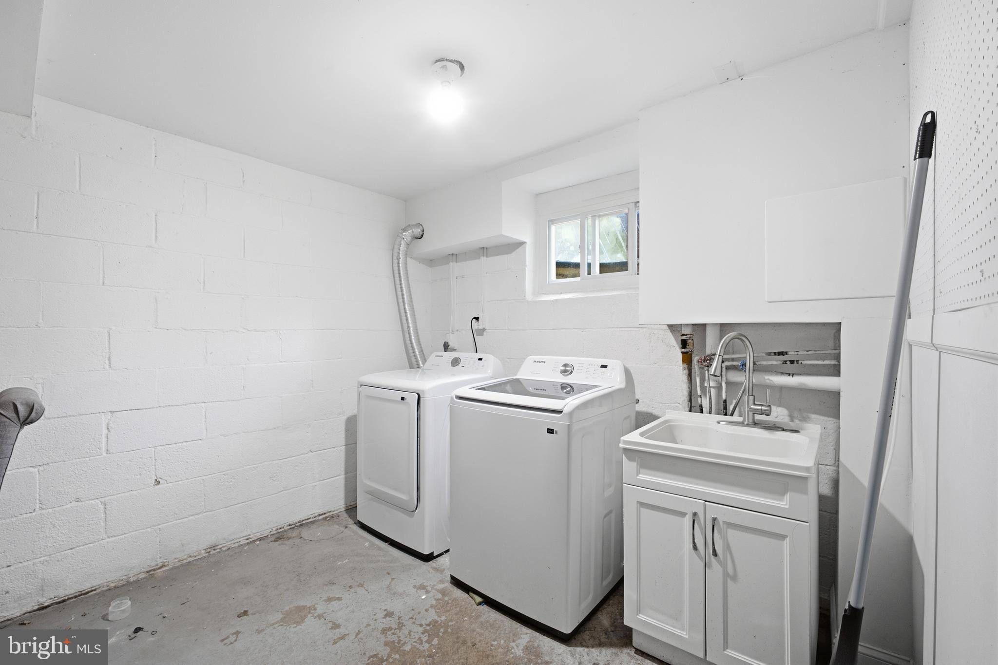 COLLEGE PARK ESTATES - Residential