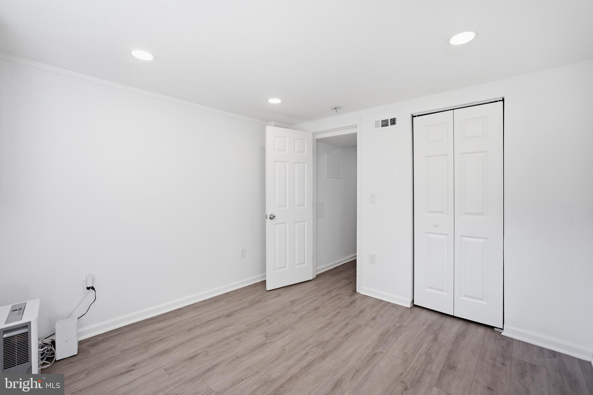 COLLEGE PARK ESTATES - Residential