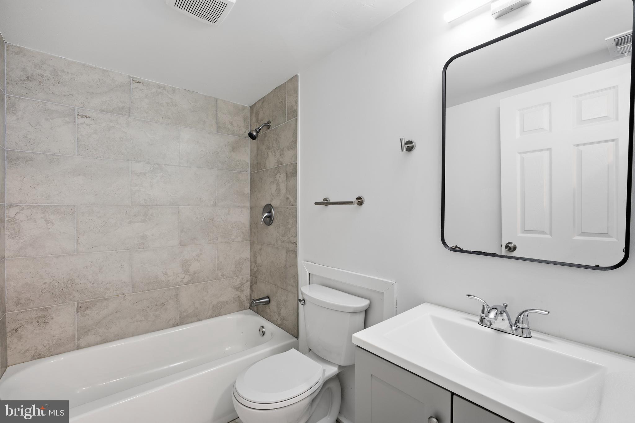 COLLEGE PARK ESTATES - Residential