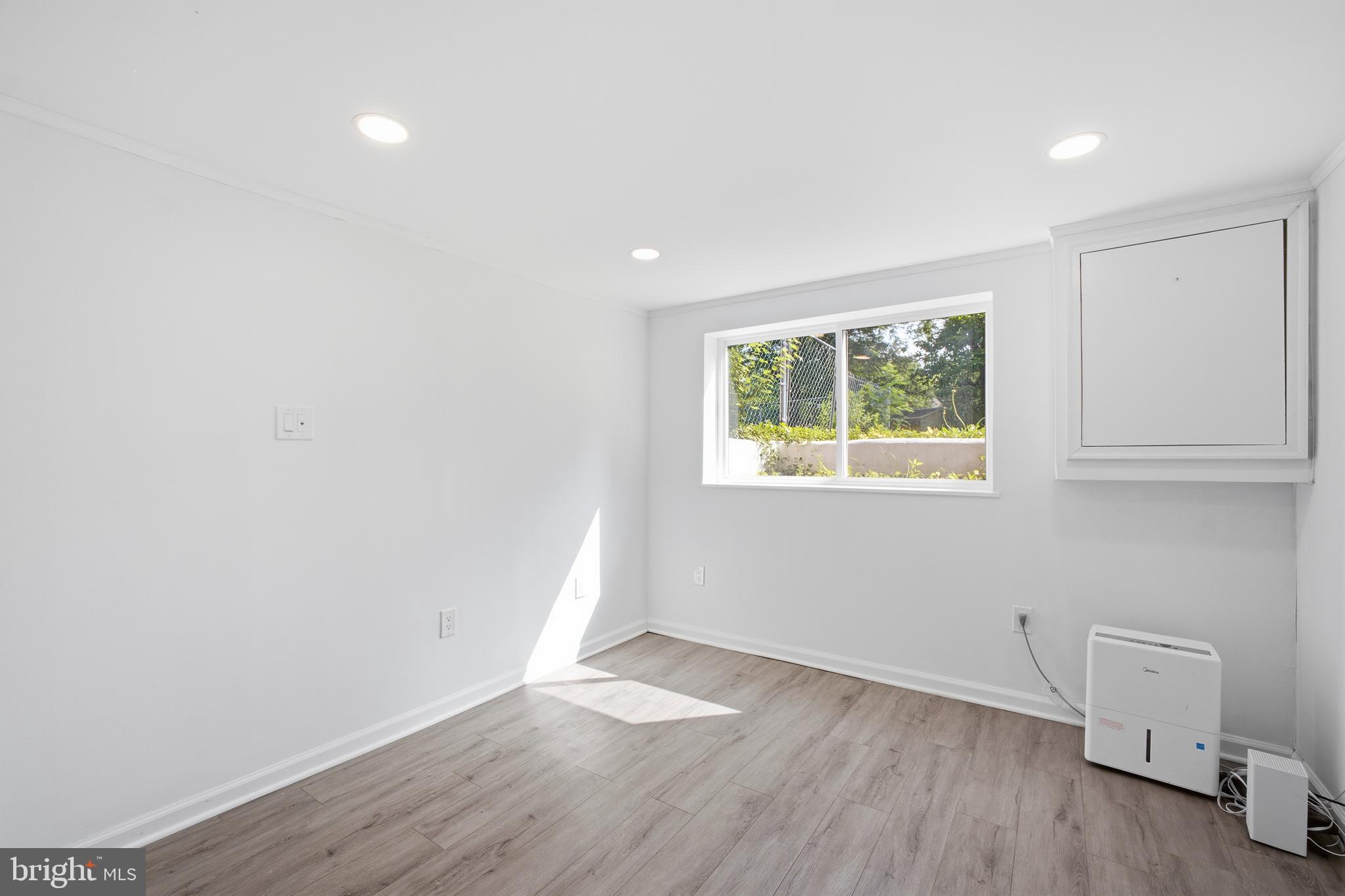 COLLEGE PARK ESTATES - Residential