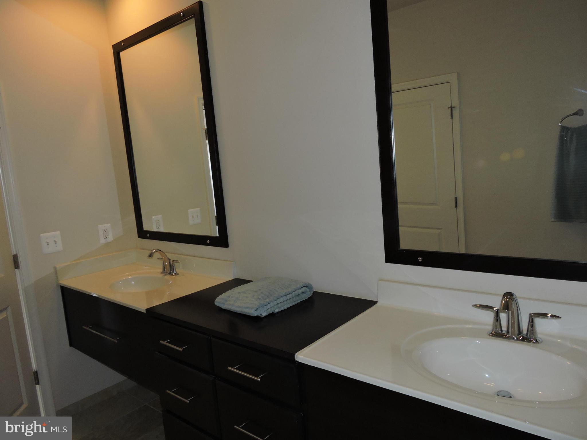 ONE LOUDOUN LANDBAY C - Residential Lease