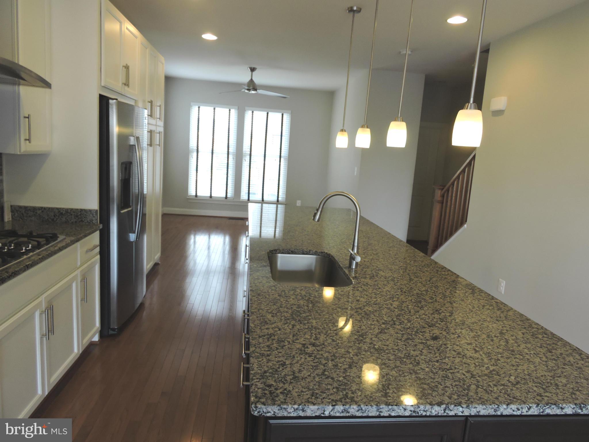 ONE LOUDOUN LANDBAY C - Residential Lease