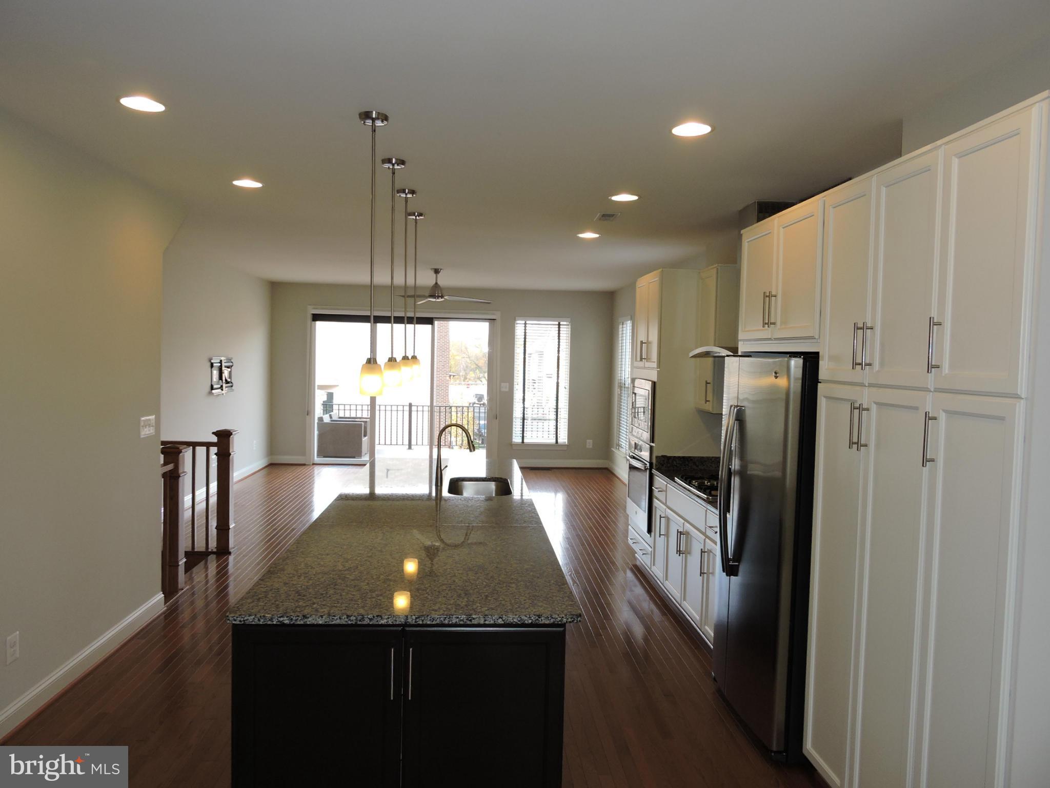 ONE LOUDOUN LANDBAY C - Residential Lease