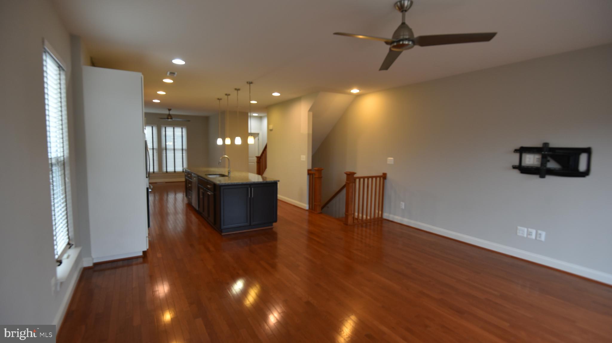 ONE LOUDOUN LANDBAY C - Residential Lease