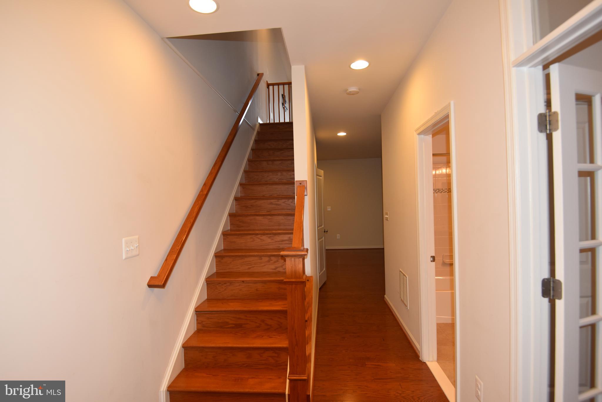 ONE LOUDOUN LANDBAY C - Residential Lease