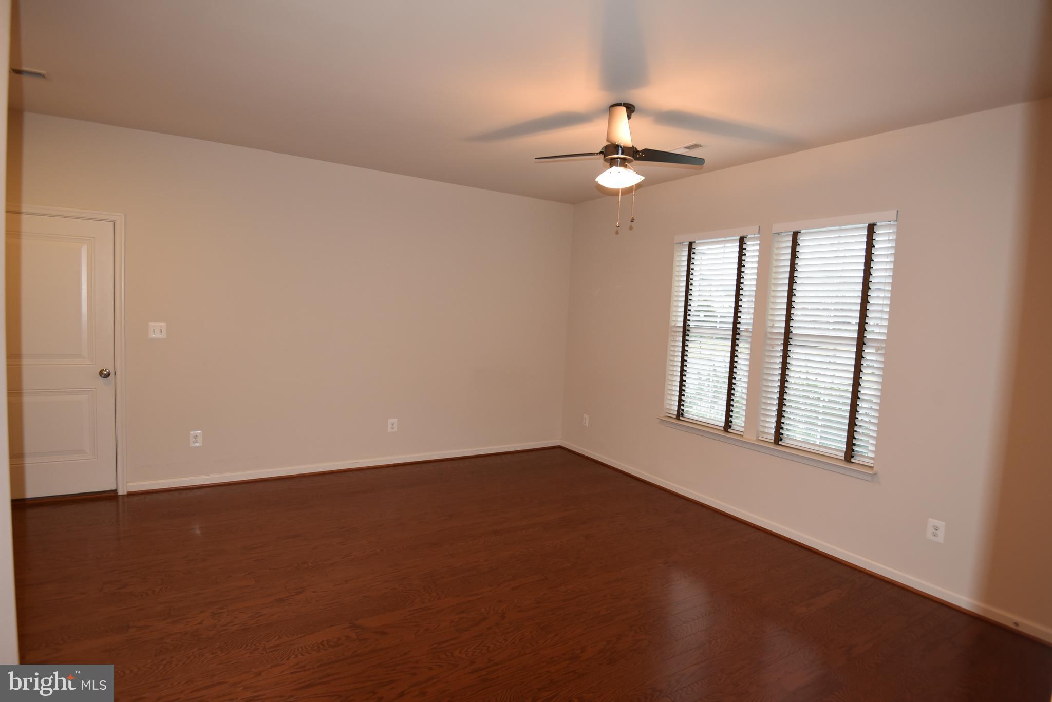 ONE LOUDOUN LANDBAY C - Residential Lease