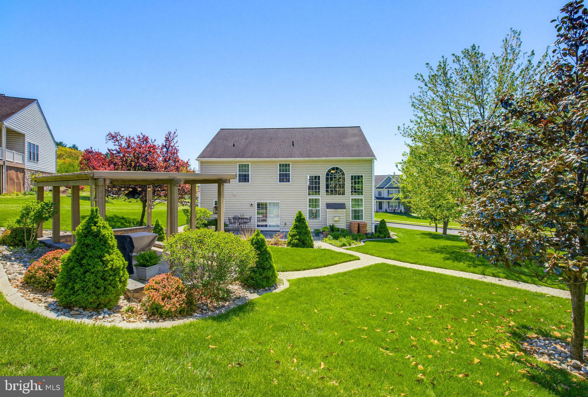 JAMES MEADOW - Residential